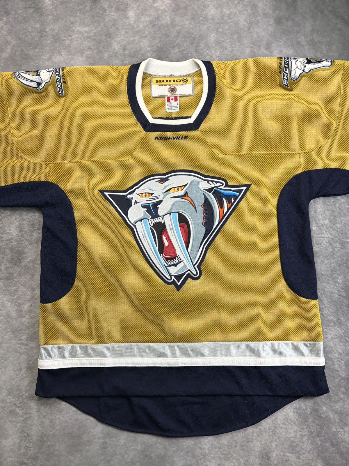 NHL Vintage Nashville Predators Hockey Jersey 2000-01 90s Patch Size US L / EU 52-54 / 3 - 15 Thumbnail