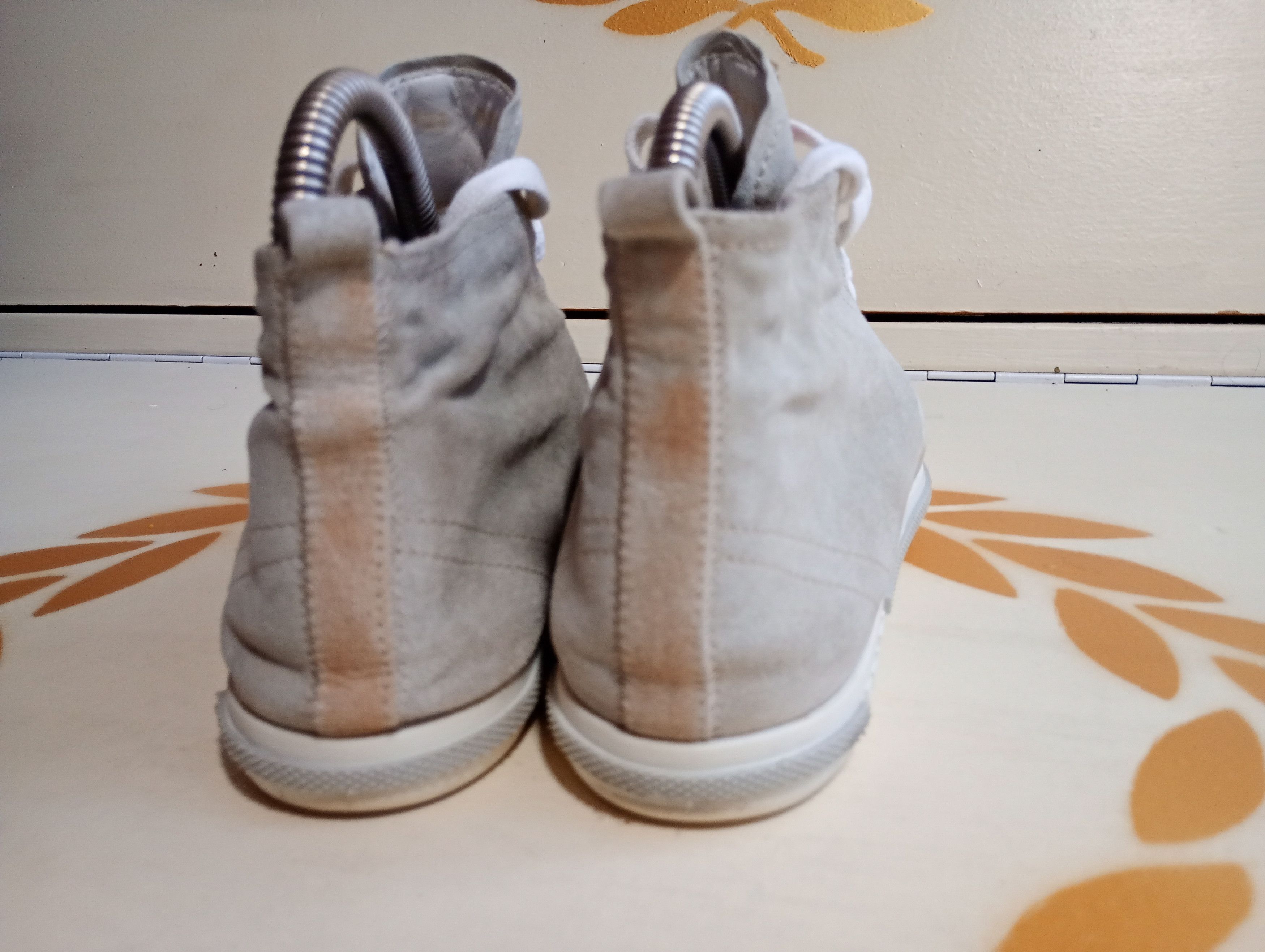 Prada Prada Suede Trainers size 37 Size US 7 / IT 37 - 17 Thumbnail