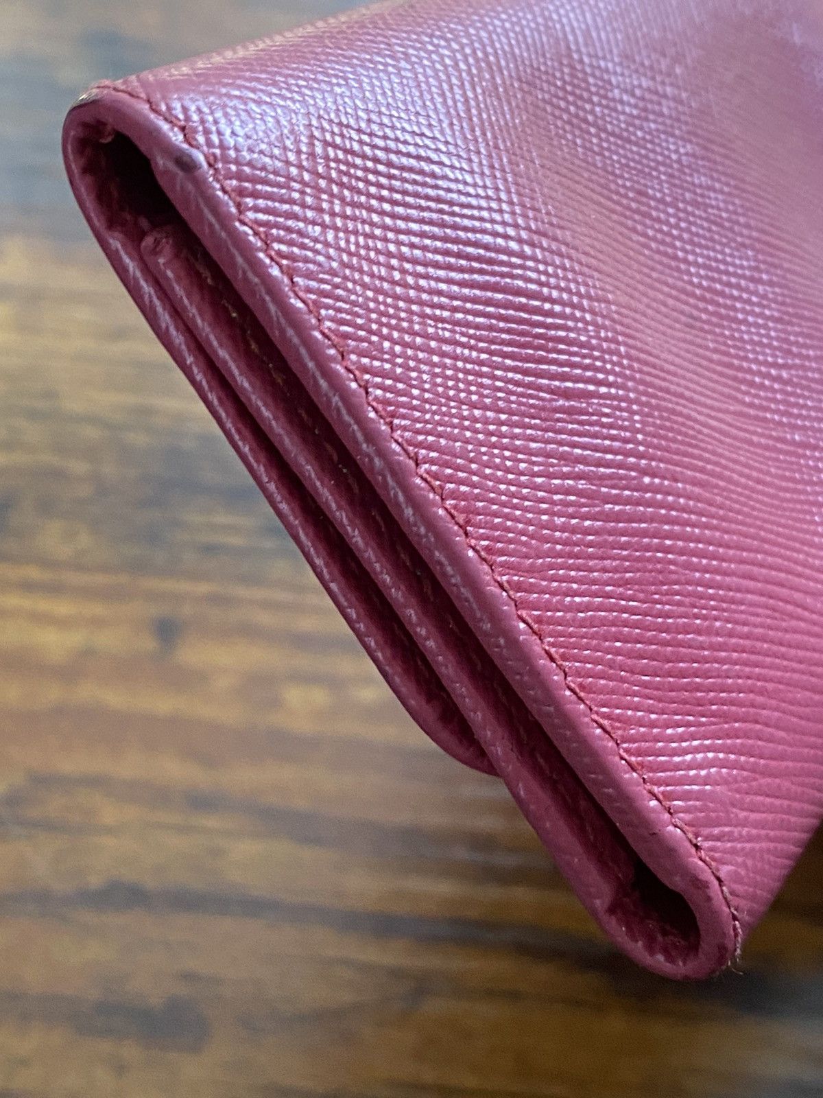 Prada Saffiano metal peonia key holder