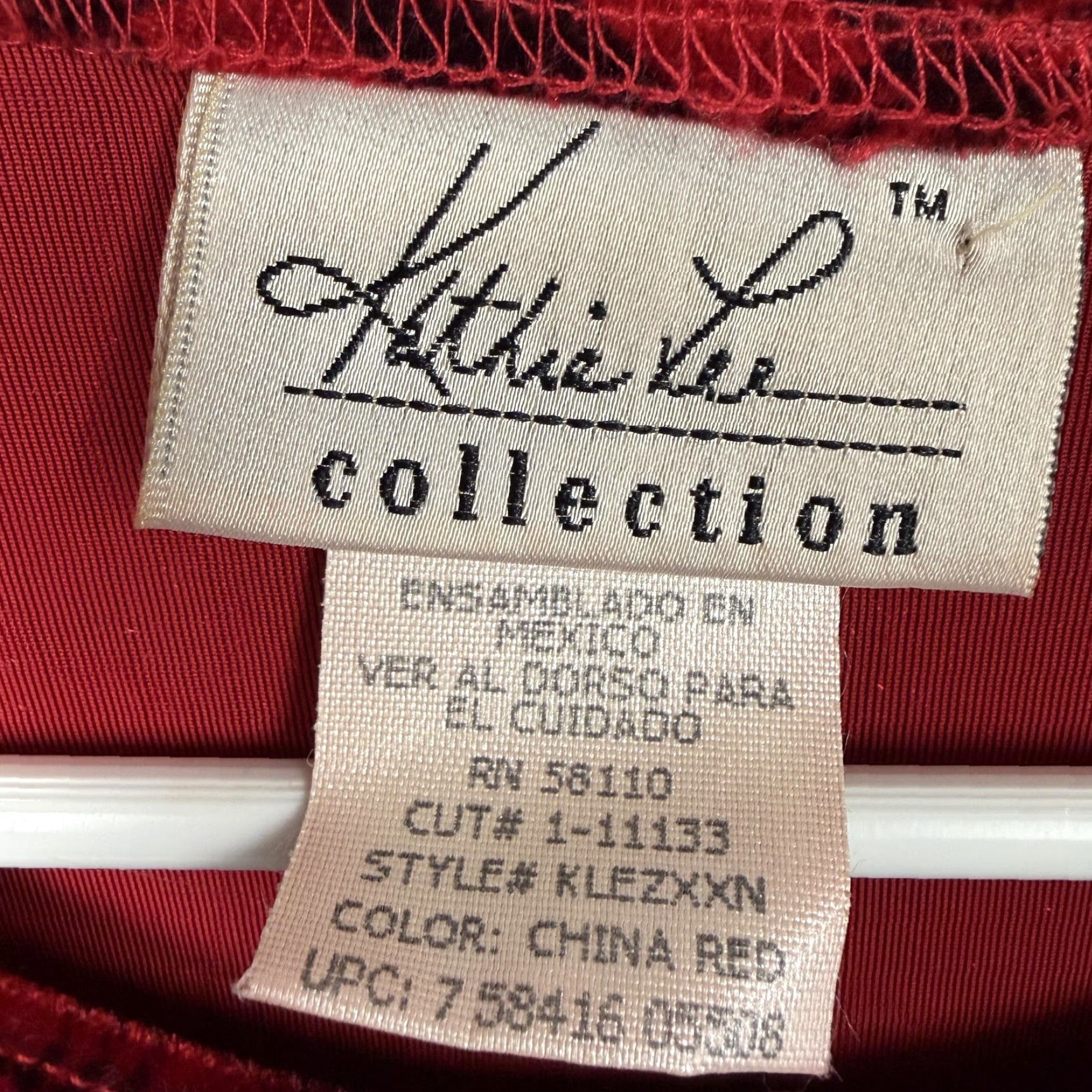 Lee VINTAGE Kathie Lee Collection Velour Outfit Set Women S China Red Plaid 2 Piece Sweater Skirt Autumn Winter 3/4 Sleeve Mens? Ladies? Size 28" / US 6 / IT 42 - 6 Thumbnail