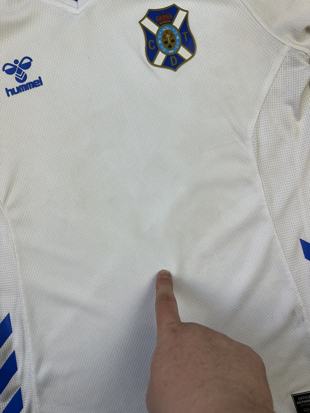 Vintage Vintage Hummel CD Tenerife LaLiga Soccer Jersey Size US S / EU 44-46 / 1 - 8 Thumbnail