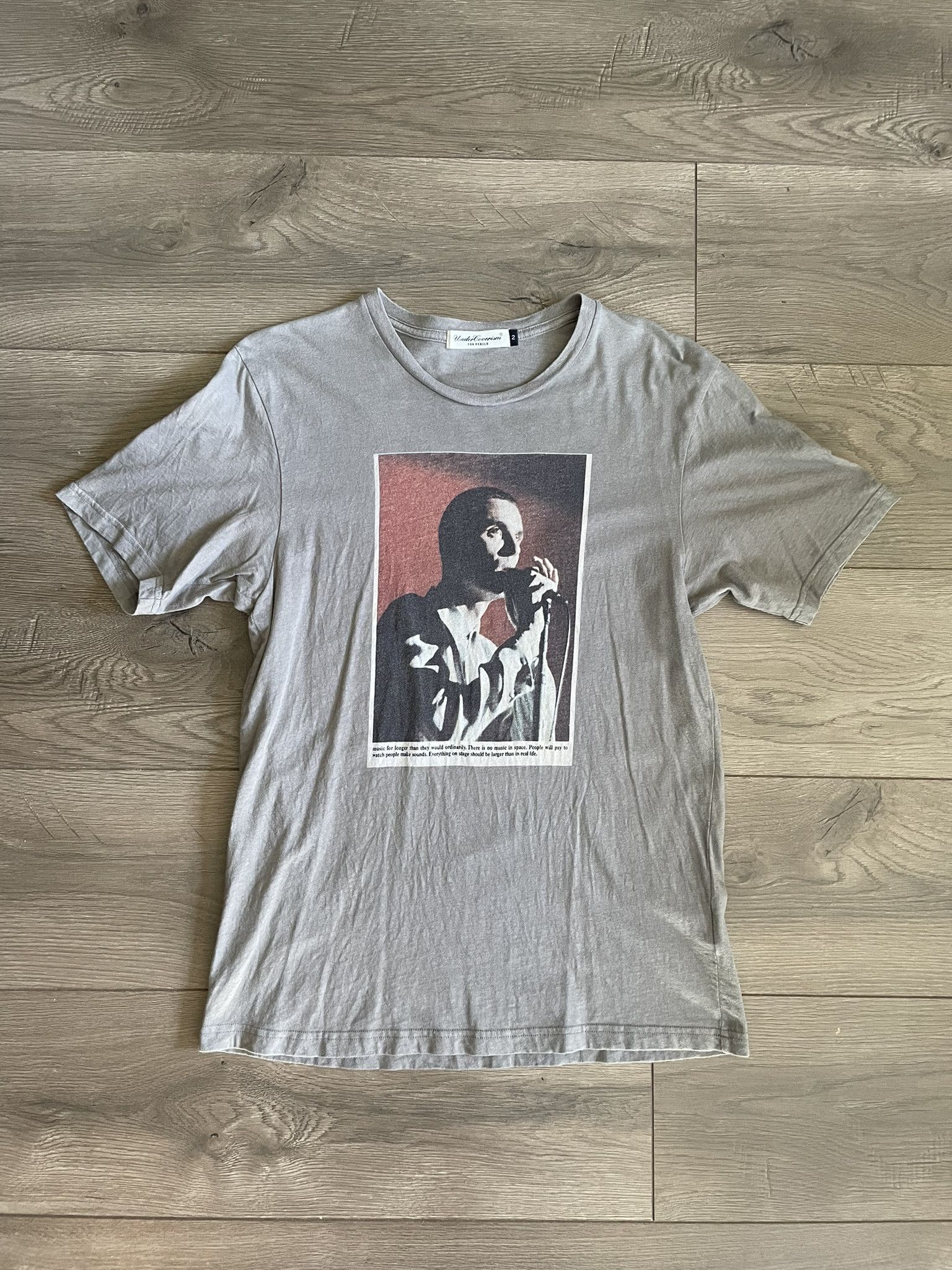image of Undercover Talking Heads David Byrne Tee in Grey, Men's (Size Medium)