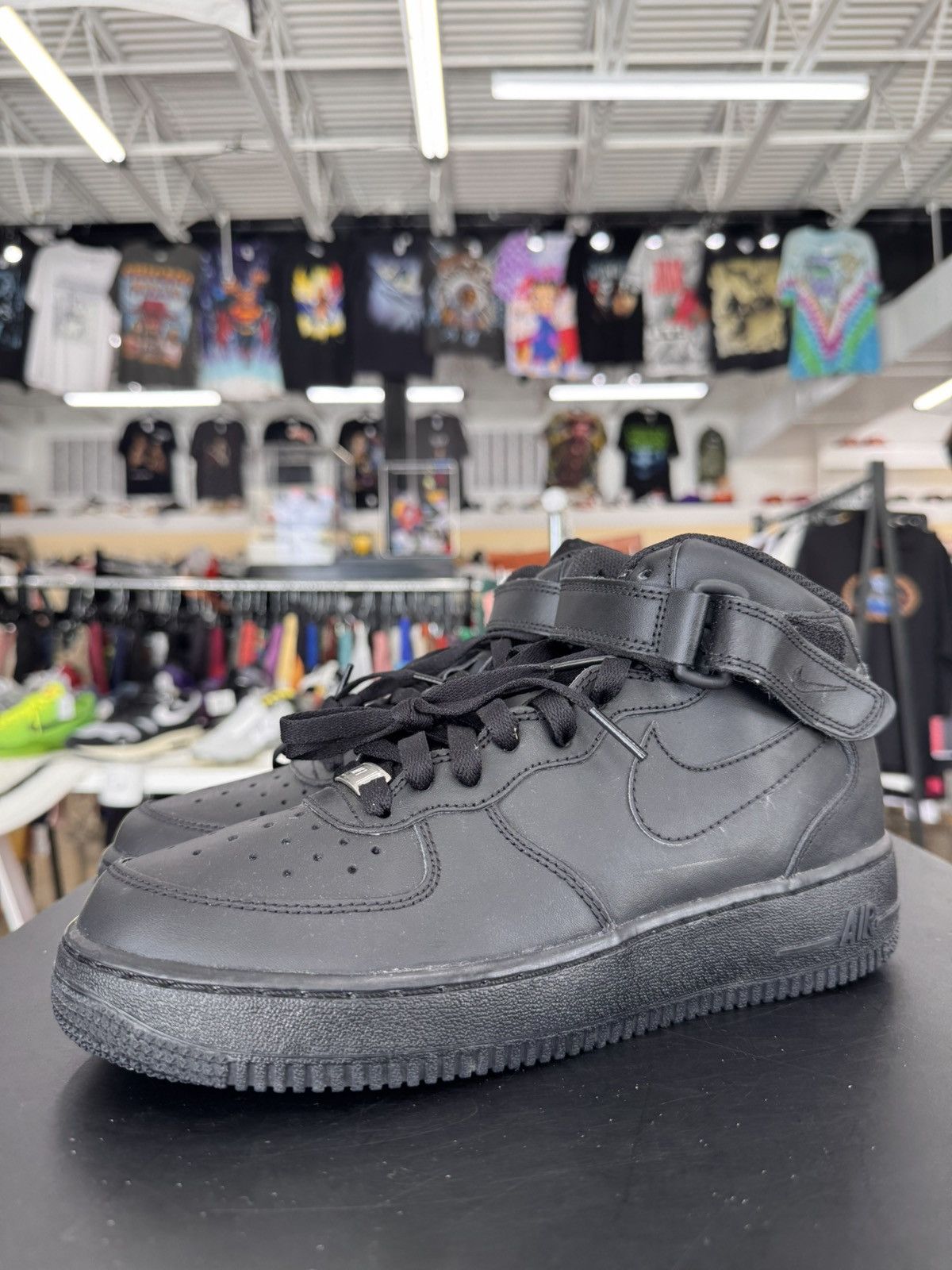 Nike Nike Air Force 1 Mid Black Sz.6.5Y (2014) Size US 6.5 / EU 39-40 - 1 Thumbnail