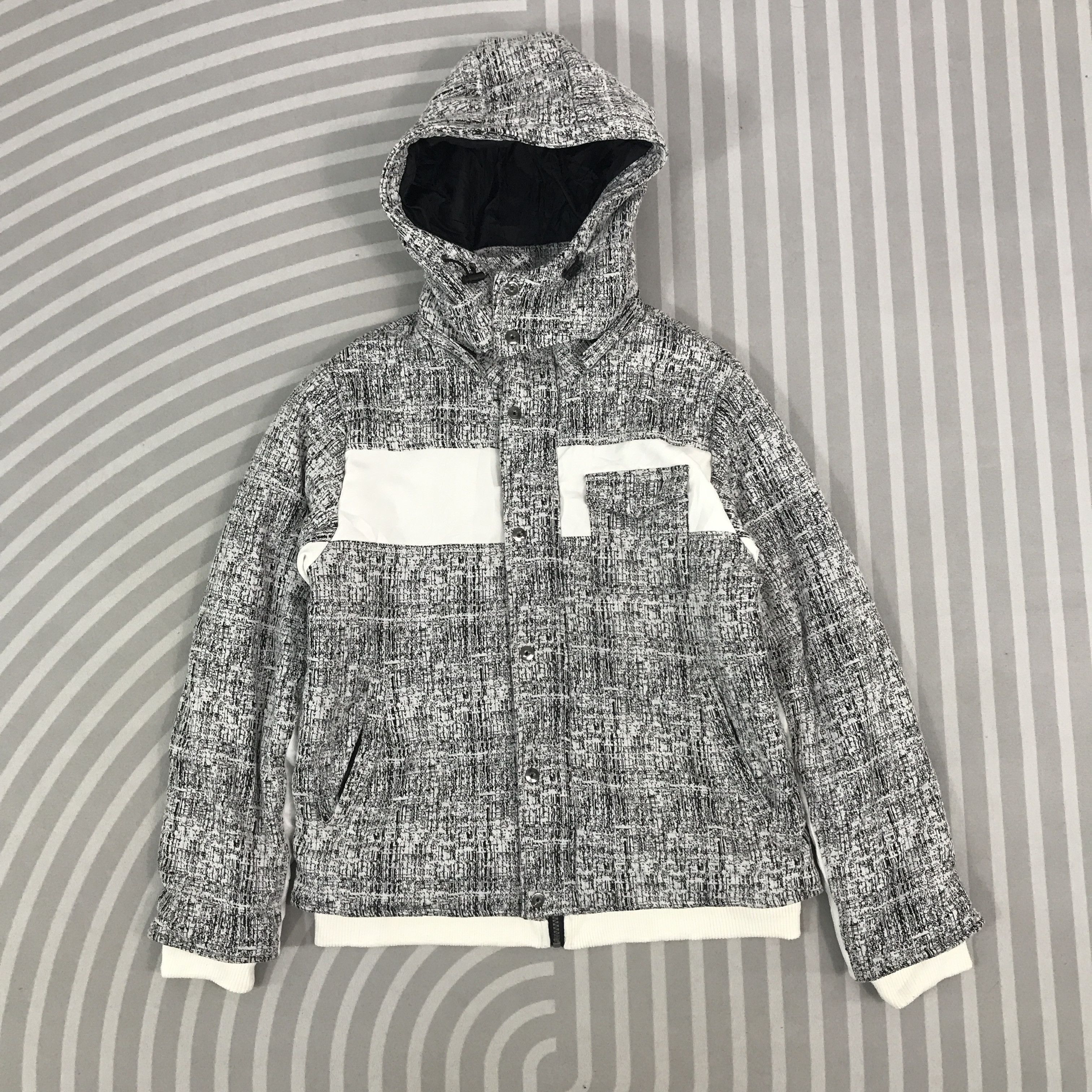 In The Attic × Japanese Brand × Vintage Vintage In the attic Japan puffer Hoodie Jacket Size US M / EU 48-50 / 2 - 1 Thumbnail