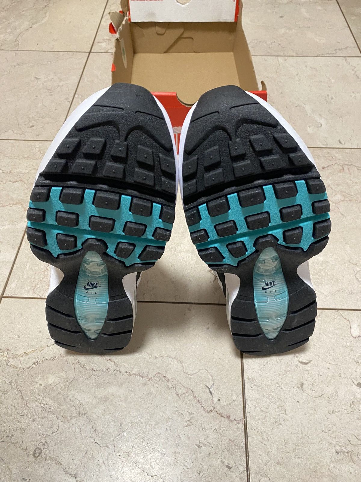 Nike Nike Air Max 95 OG Big Bubble Black Border size 10.5 US MEN Size US 10.5 / EU 43-44 - 7 Thumbnail