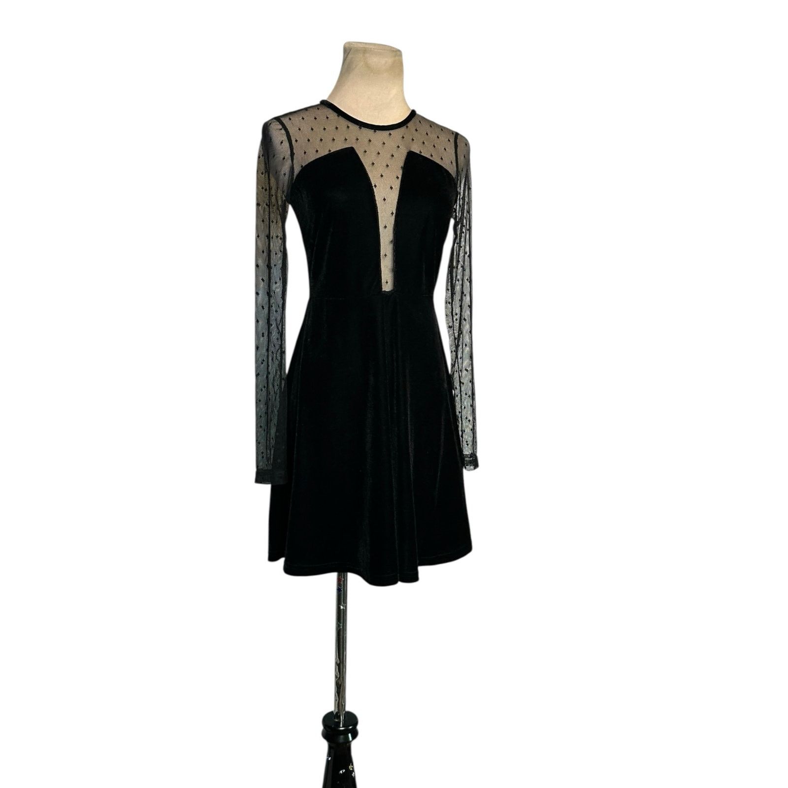 Forever 21 Forever 21 Black Sheer Suede Long Sleeve Mini Dress size S Size S / US 4 / IT 40 - 10 Thumbnail