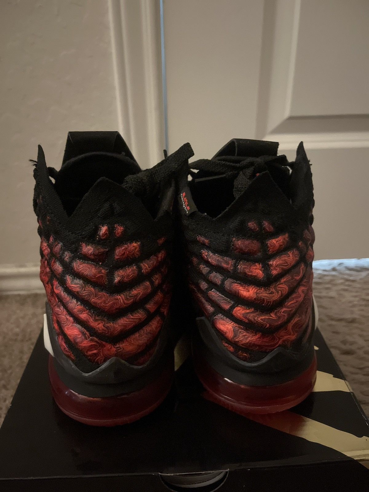Nike Nike LeBron 17 Infrared Size US 9 / EU 42 - 4 Thumbnail
