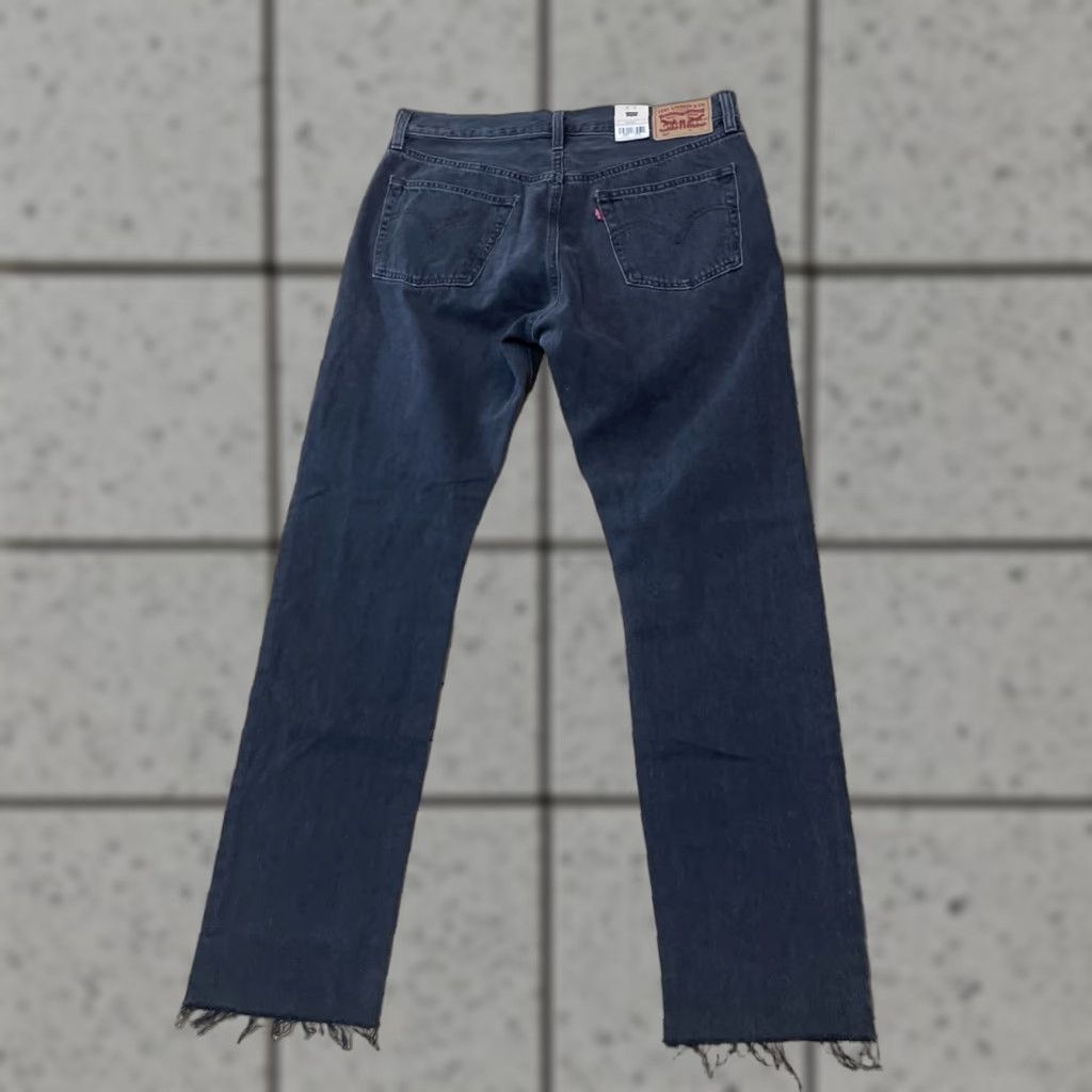 Levi's VINTAGE Levi's 501 xx Original Jeans 30x30 Adult Regular Black 501xx Black Frayed NWT Jeans Mens Size US 30 / EU 46 - 1 Thumbnail