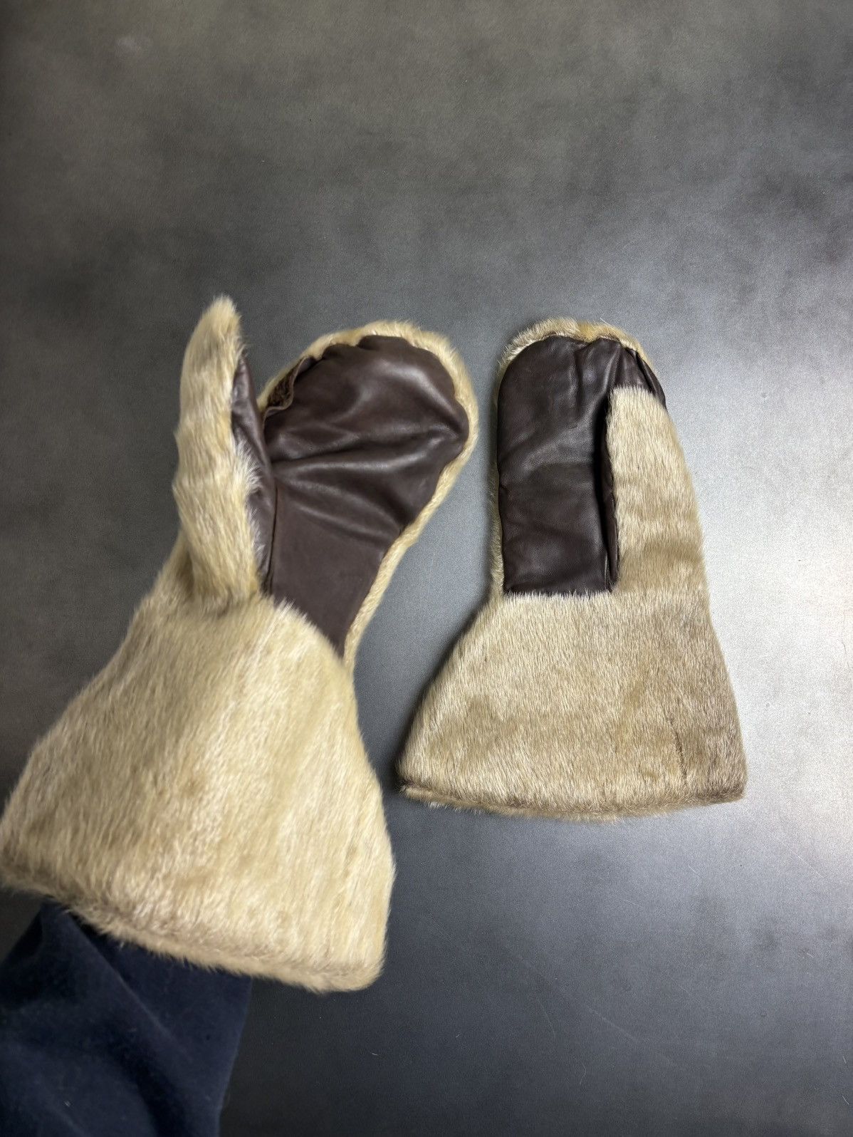 Leather × Vintage Vintage Sealskin Gauntlets Antique Seal Fur Mittens Gloves Size ONE SIZE - 19 Thumbnail