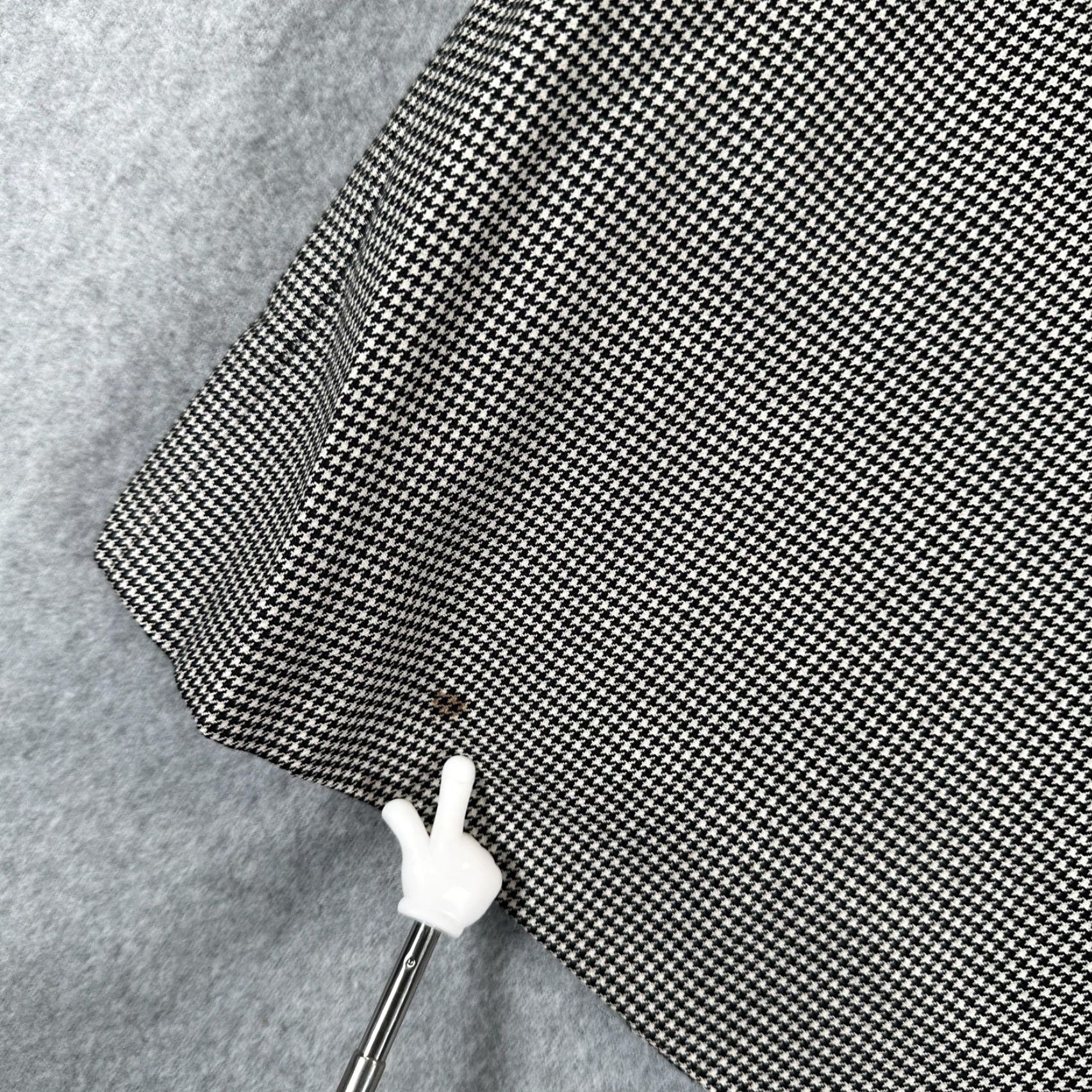 Ermenegildo Zegna Ermenegildo Zegna Sport Coat Jacket Mens 48 Wool Houndstooth Gray Italy Three-Button Notch Lapel Business Formal Fall Winter Size US M / EU 48-50 / 2 - 5 Thumbnail