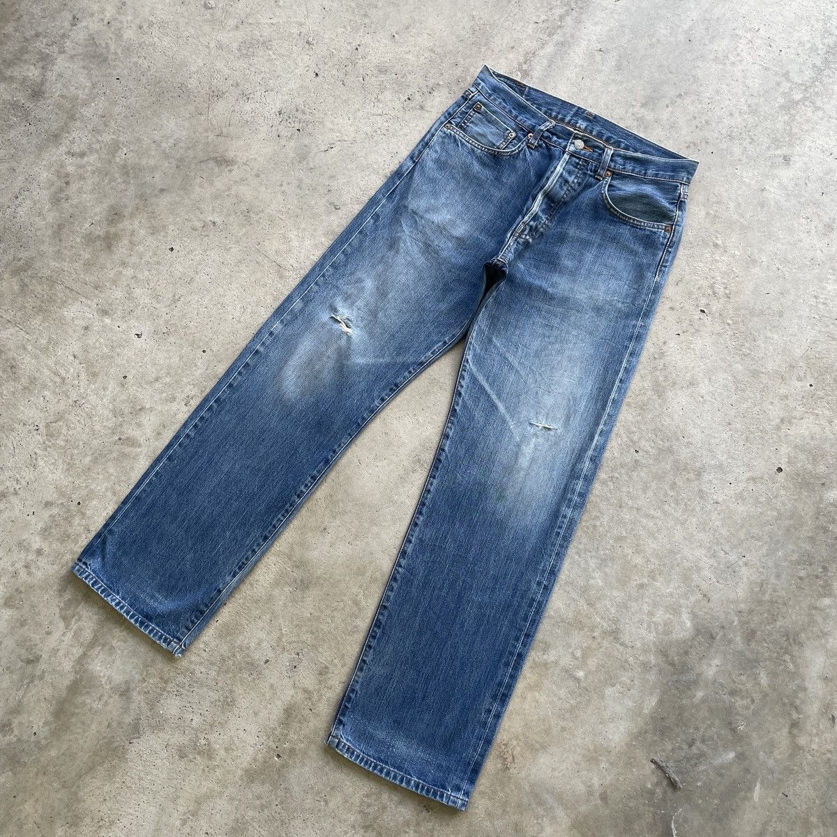 Japanese Brand Faded Blue Vintage Distressed Japanese Jeans Denim Pants W31 Size US 31 - 2 Thumbnail