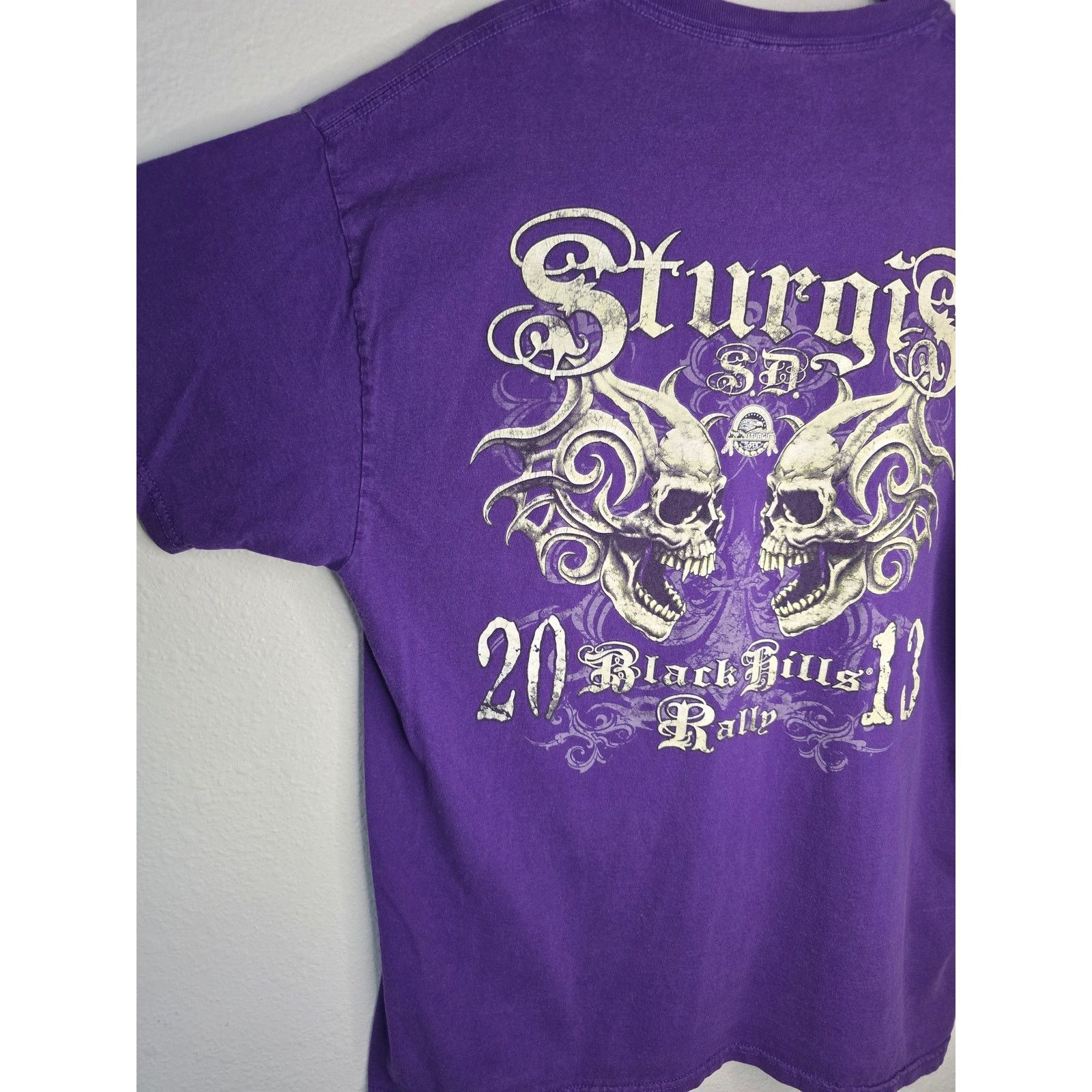 Fruit Of The Loom Sturgis Skull Shirt Mens Purple XL 2013 Hills Rally Tee Size US L / EU 52-54 / 3 - 3 Thumbnail