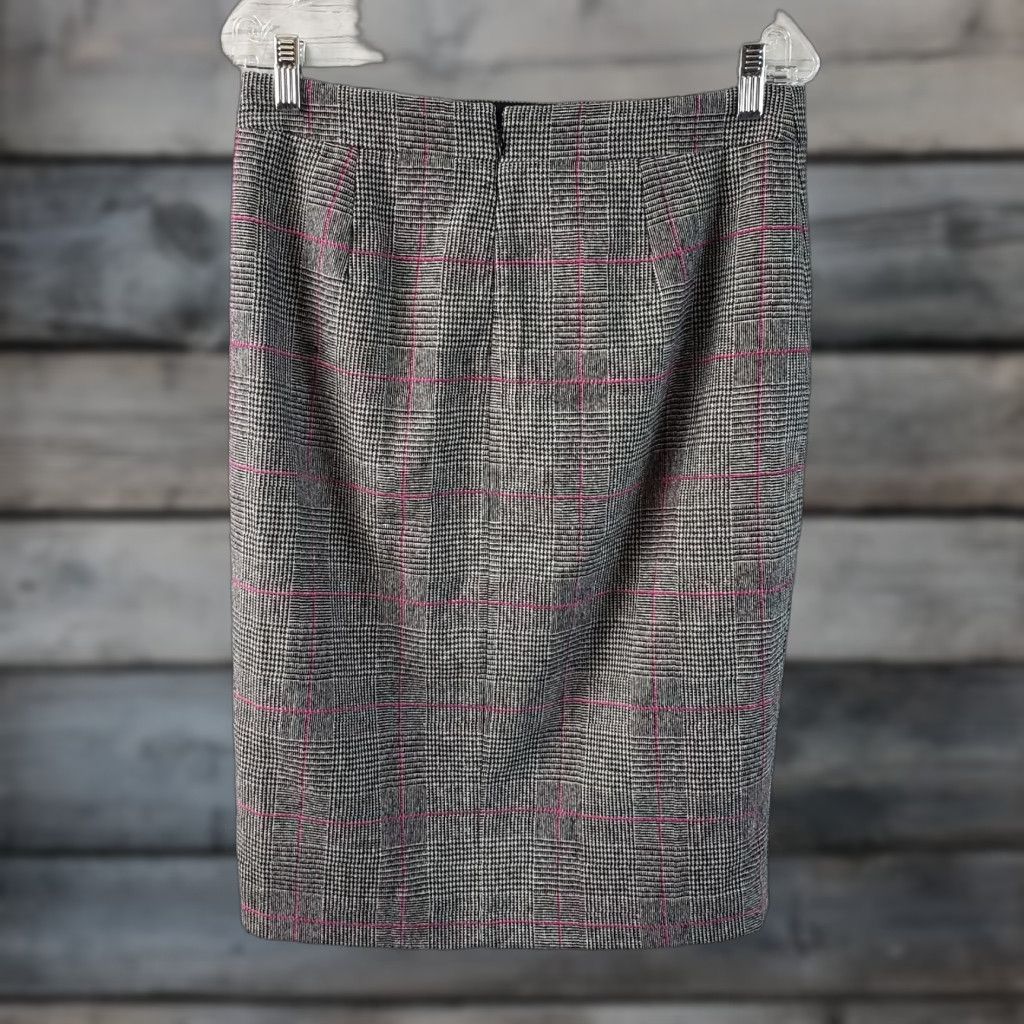 J.Crew J.CREW Pencil Skirt Womens Size 4 Plaid Wool Blend Black Pink Knee Length Zip Closure Size 27" / US 4 / IT 40 - 1 Thumbnail