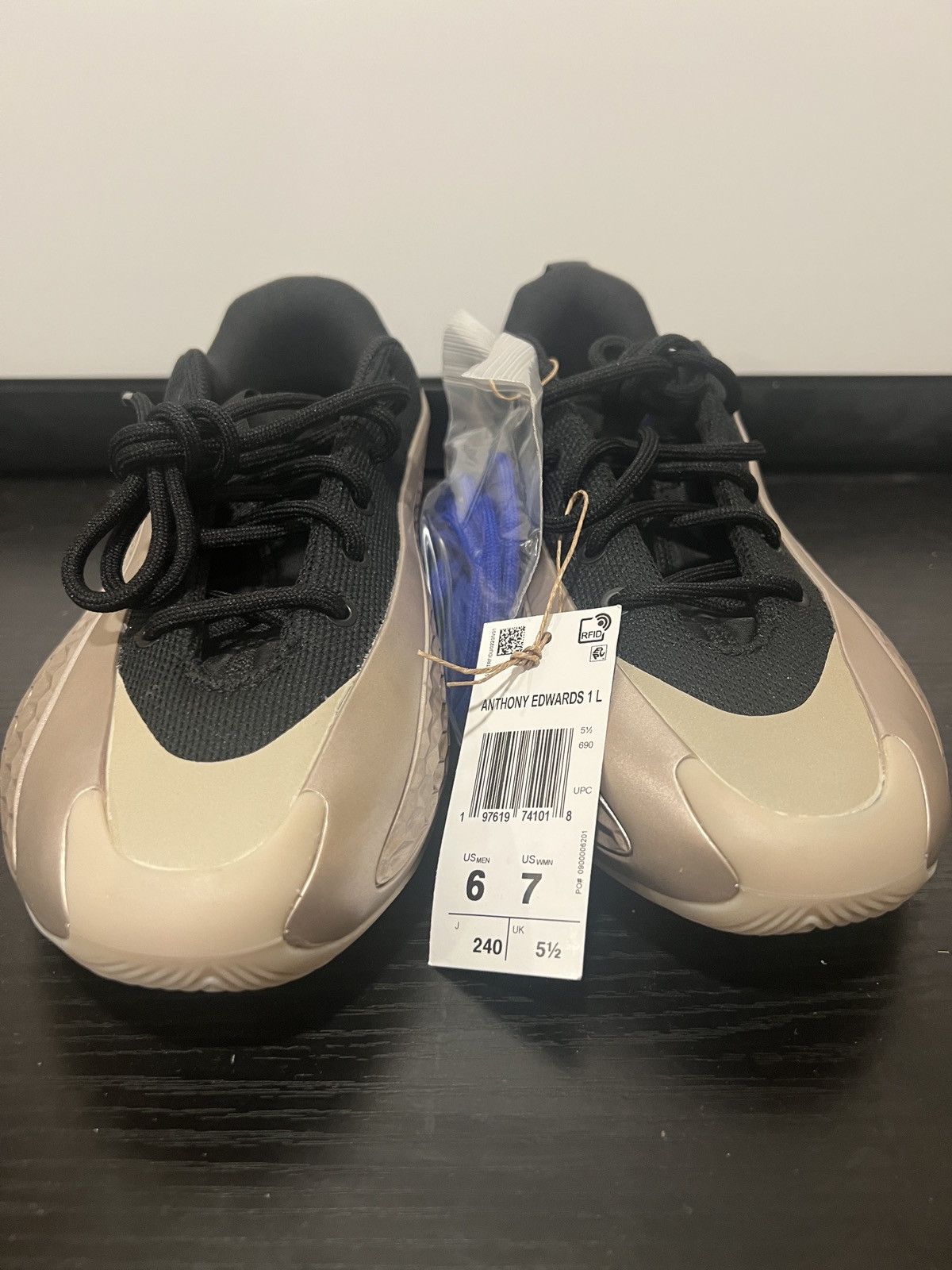 Adidas SIZE 6 MEN - AE 1 Low Size US 6 / EU 39 - 2 Thumbnail