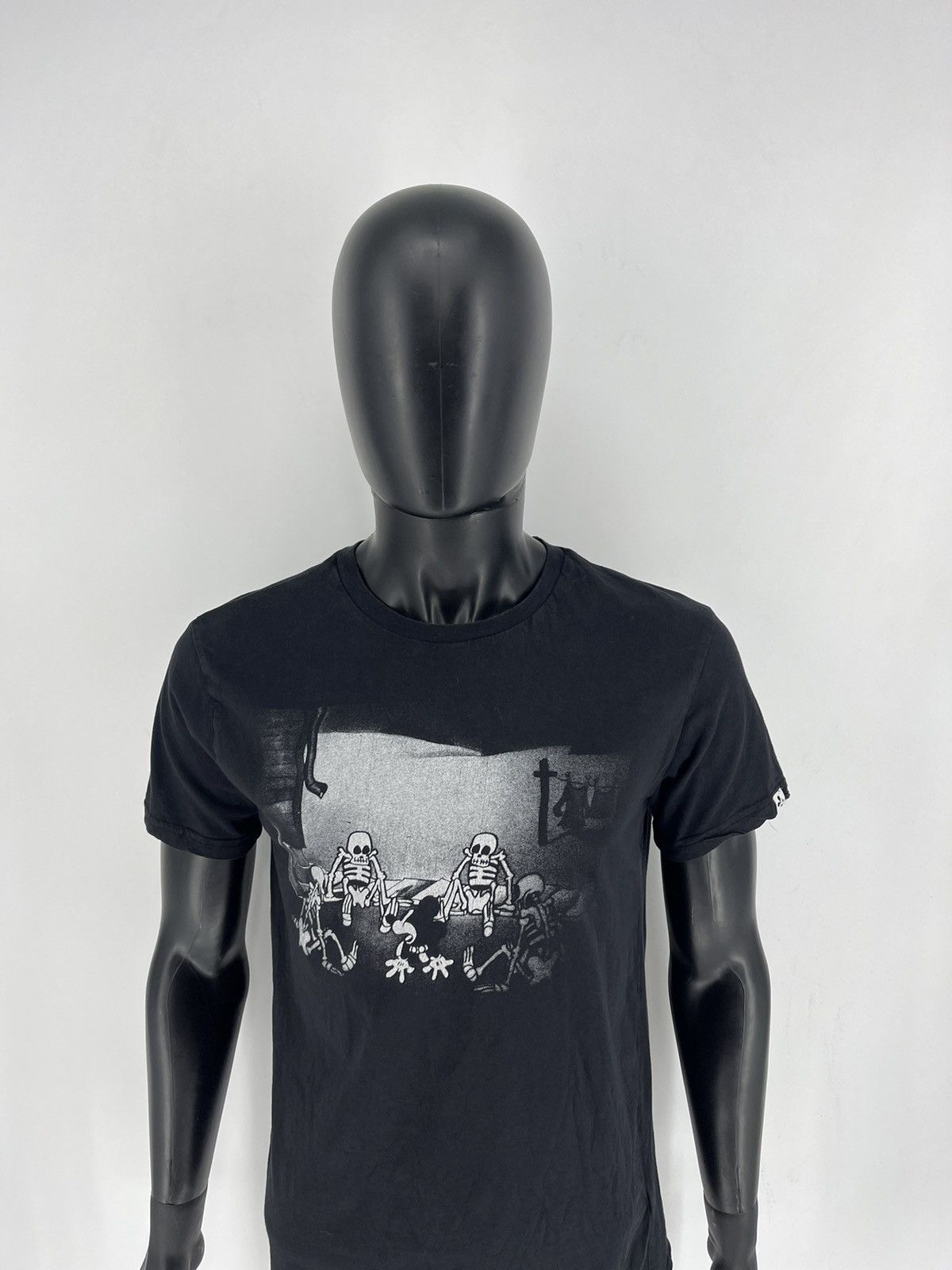 Disney × Vintage Vintage Disney Y2K Skulls T-shirt Tee Black Vintage Rock Size US M / EU 48-50 / 2 - 5 Thumbnail