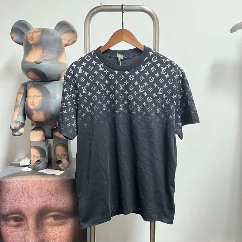 Louis Vuitton Gradual Logo Short Sleeve T-Shirt- DMC