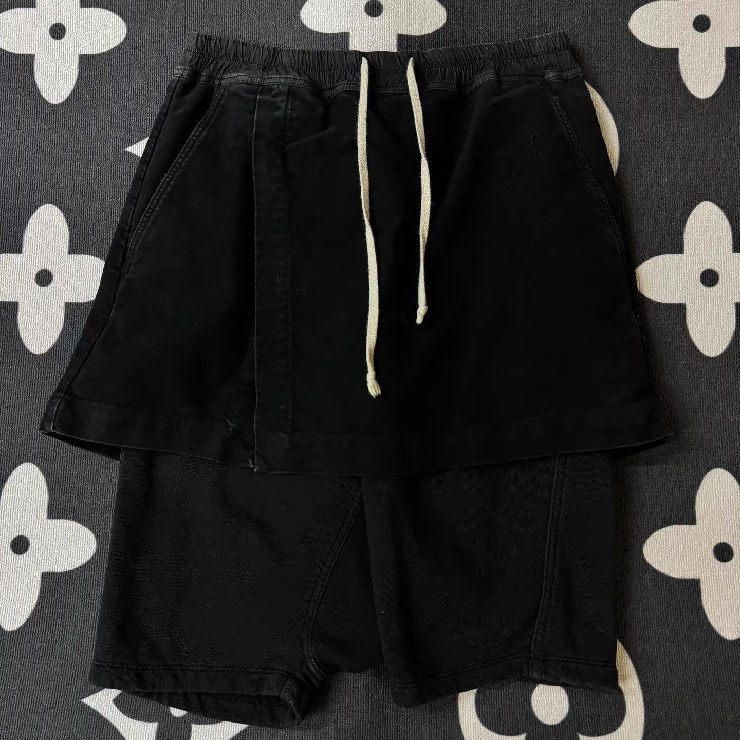 Rick Owens RICK OWENS Black Suede Layered Culottes Q10 Size 32" / US 10 / IT 46 - 1 Thumbnail