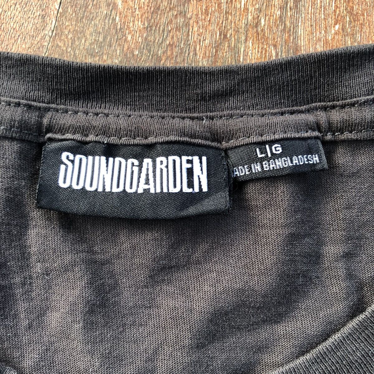 Band Tees Vintage SoundGarden Band Rare Shirt Size US L / EU 52-54 / 3 - 5 Thumbnail