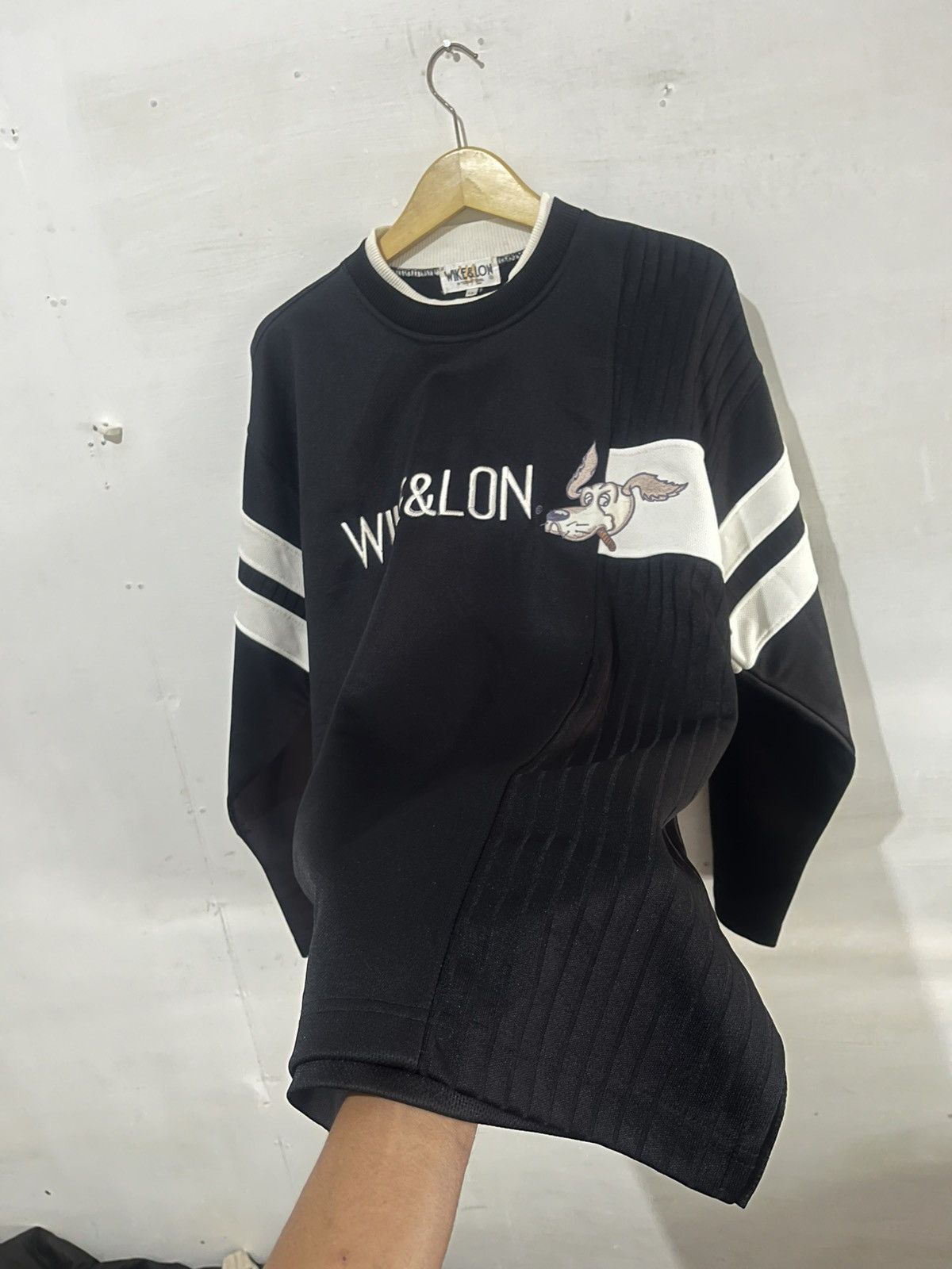 Japanese Brand Vintage 90s Wike & Lon International Graphic Sweatshirt Size US XL / EU 56 / 4 - 2 Thumbnail