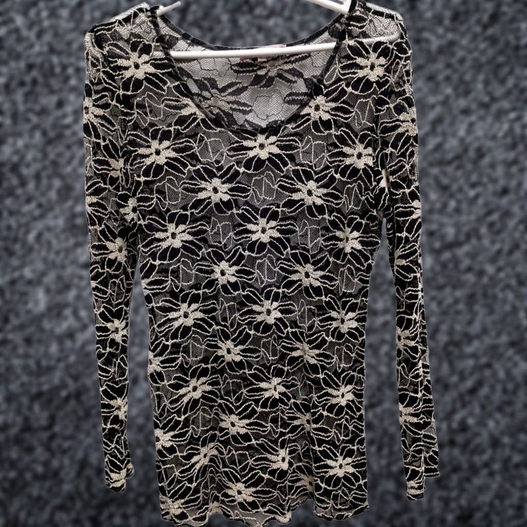 Vintage Y2K Young Essence Fairy Grunge Top Womens Large Black White Floral Sheer Lace V-Neck Pullover Long Sleeve Blouse Size L / US 10 / IT 46 - 1 Thumbnail