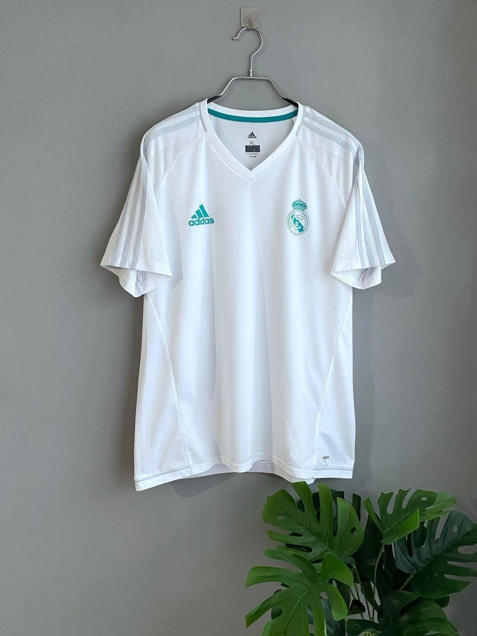 Adidas Adidas Real Madrid Training Soccer Jersey, Size XL BQ7914 Size US XL / EU 56 / 4 - 1 Thumbnail