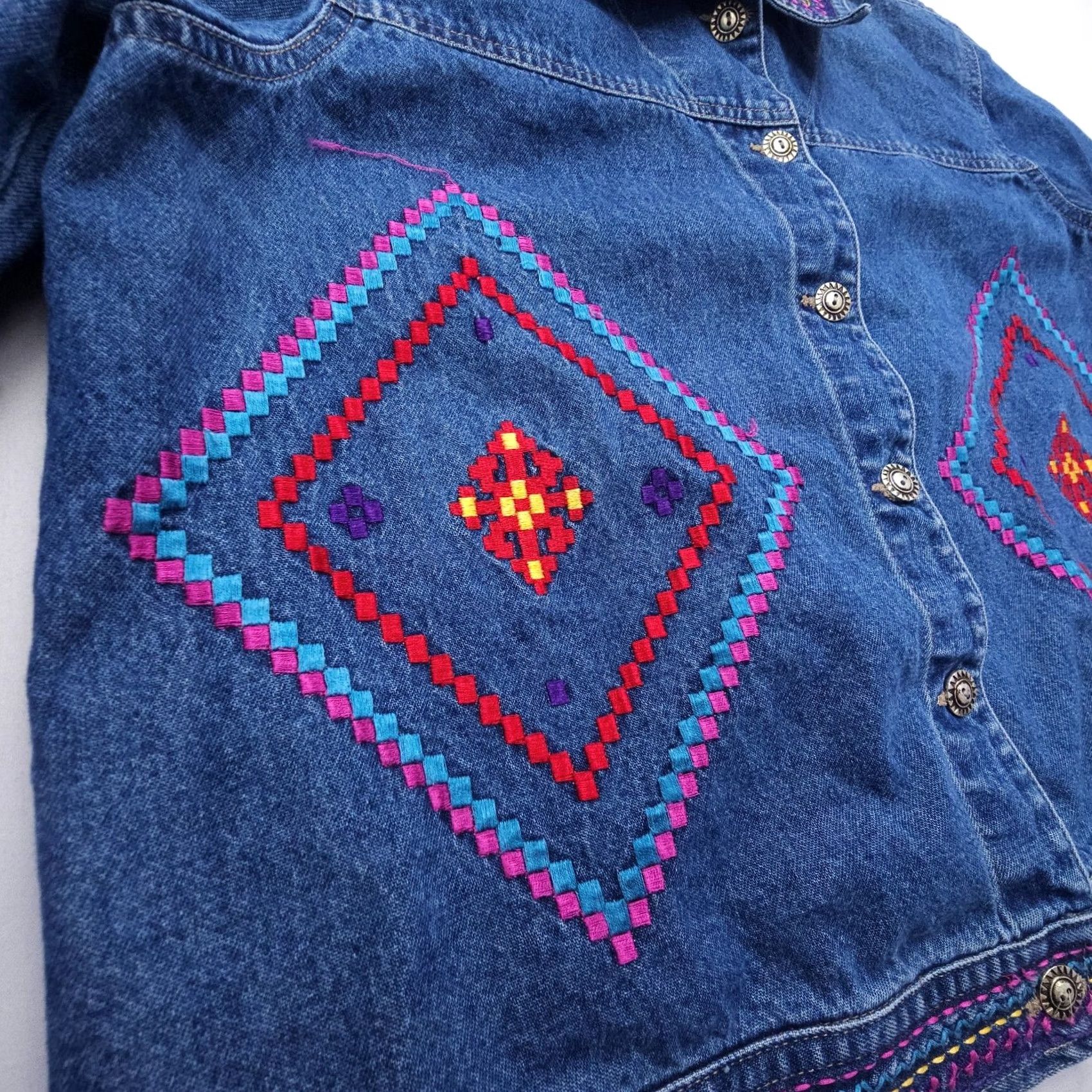 Coldwater Creek VTG Coldwater Creek Embroidered Denim Jacket Southwestern Aztec Tribal Geometric Pattern Blue Women Jacket PL Petite Size Short Sleeve" Size L / US 10 / IT 46 - 4 Thumbnail