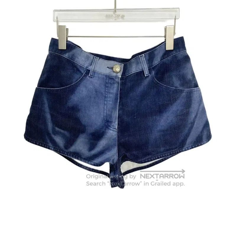Chanel Chanel Blue Cotton Shorts for Women . Size 27" / US 4 / IT 40 - 1 Thumbnail