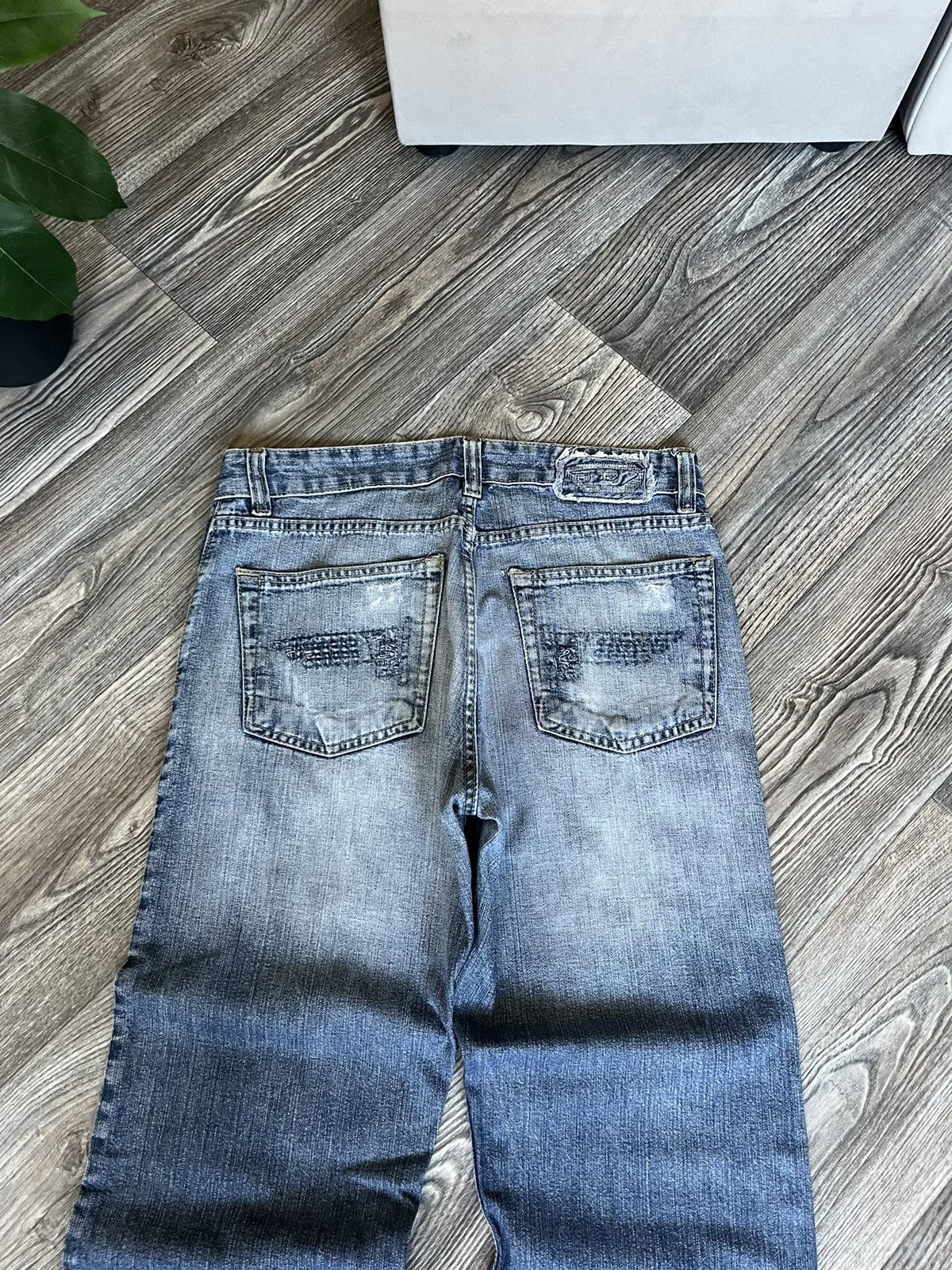 Diesel DIESEL WASHED DISTRESSED FLARED BIG LOGO BLUE Y2K JEANS Size US 31 - 6 Thumbnail