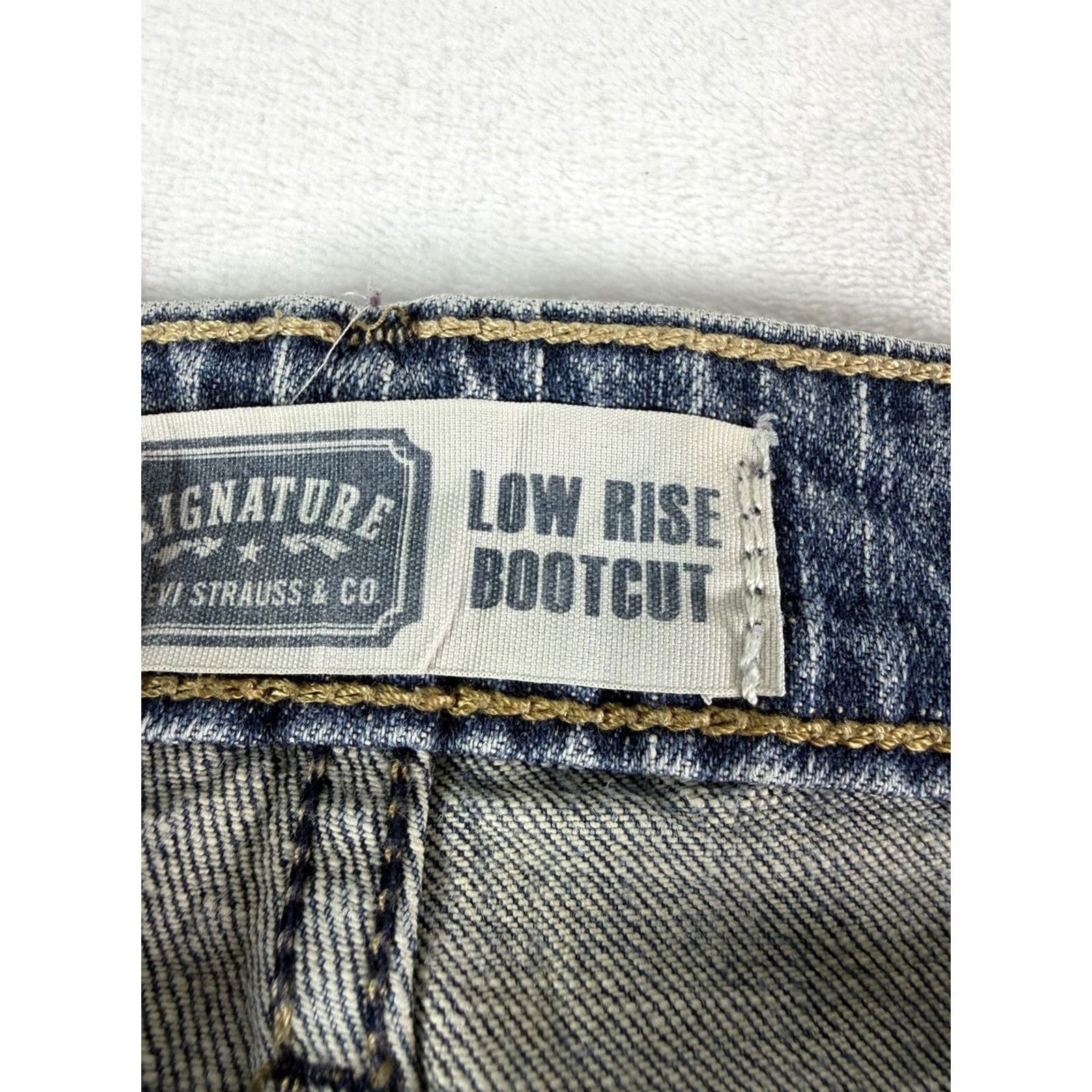 Levi's Levi's Signature Jeans Womens 14 Medium Bootcut Denim Blue Low Rise 5-Pocket Stretch Denim Shirt? Size 36" / US 14 / IT 50 - 3 Thumbnail