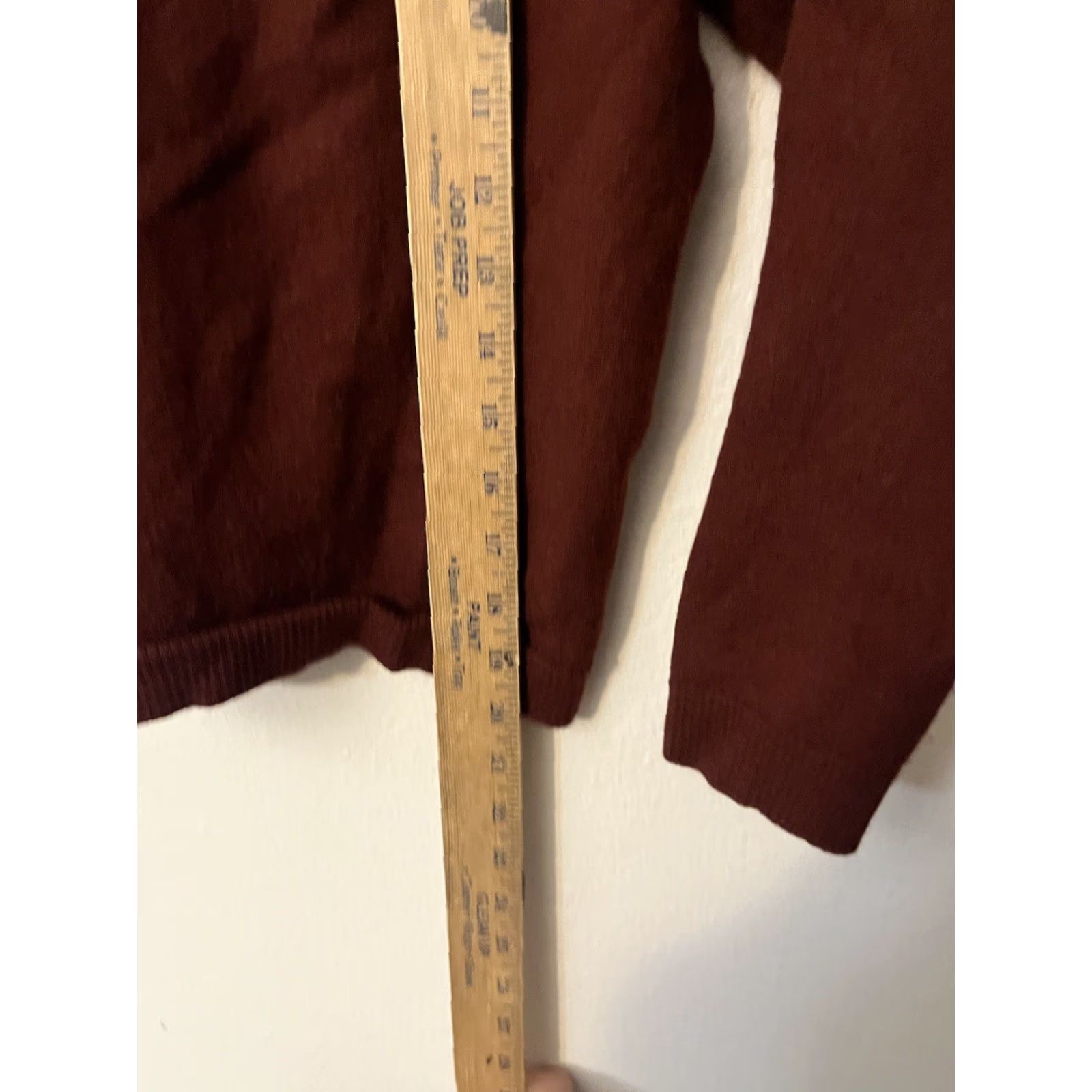 Banana Republic VINTAGE Banana Republic Extra Fine Merino Wool Sweater V Neck Maroon M Shrunken Men Pullover Knit Wool Long Sleeve Regular Fit OOAK Size US M / EU 48-50 / 2 - 4 Thumbnail