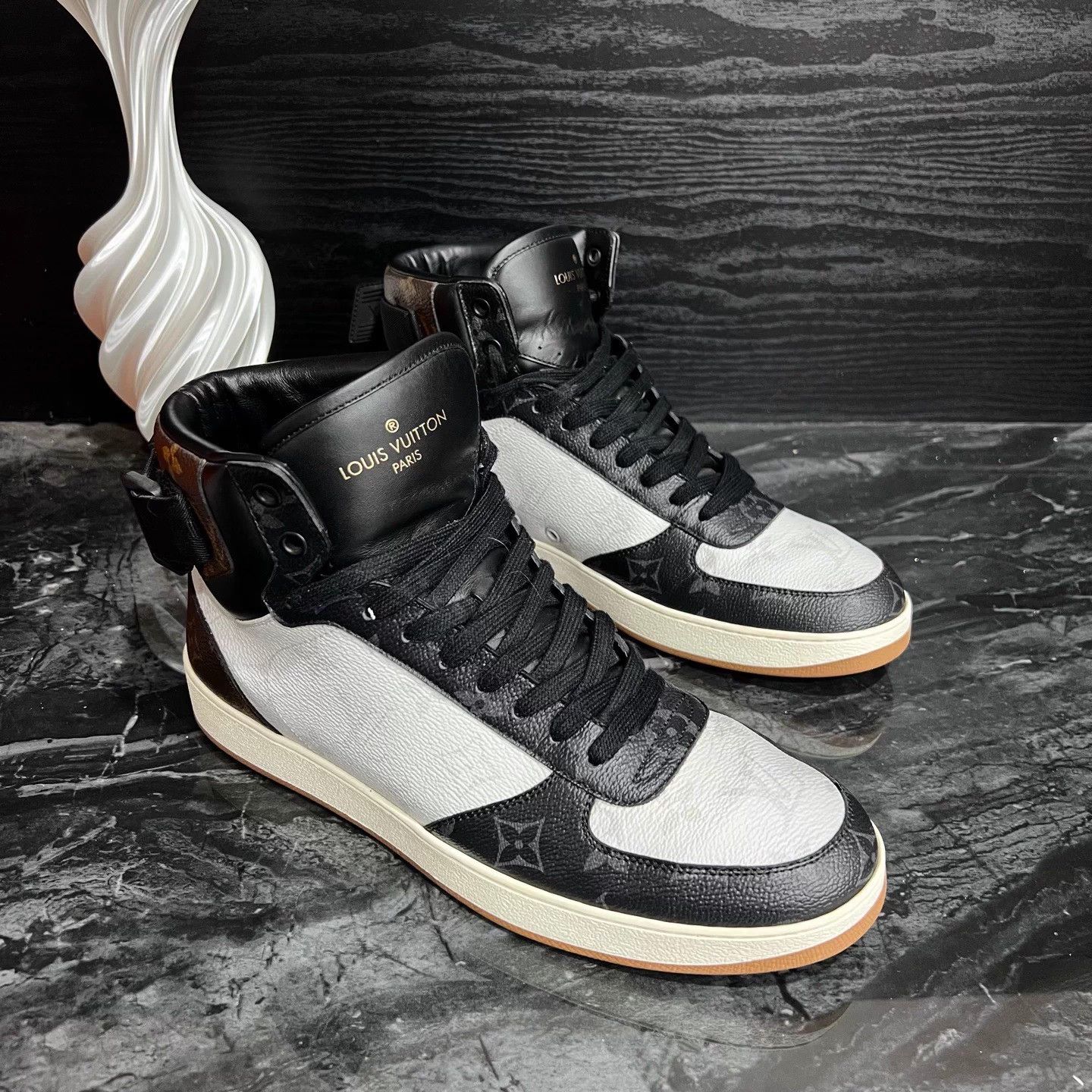 Louis Vuitton LV High-Top Sneaker 41 Monogram Print 95 New Size US 8 / EU 41 - 3 Thumbnail