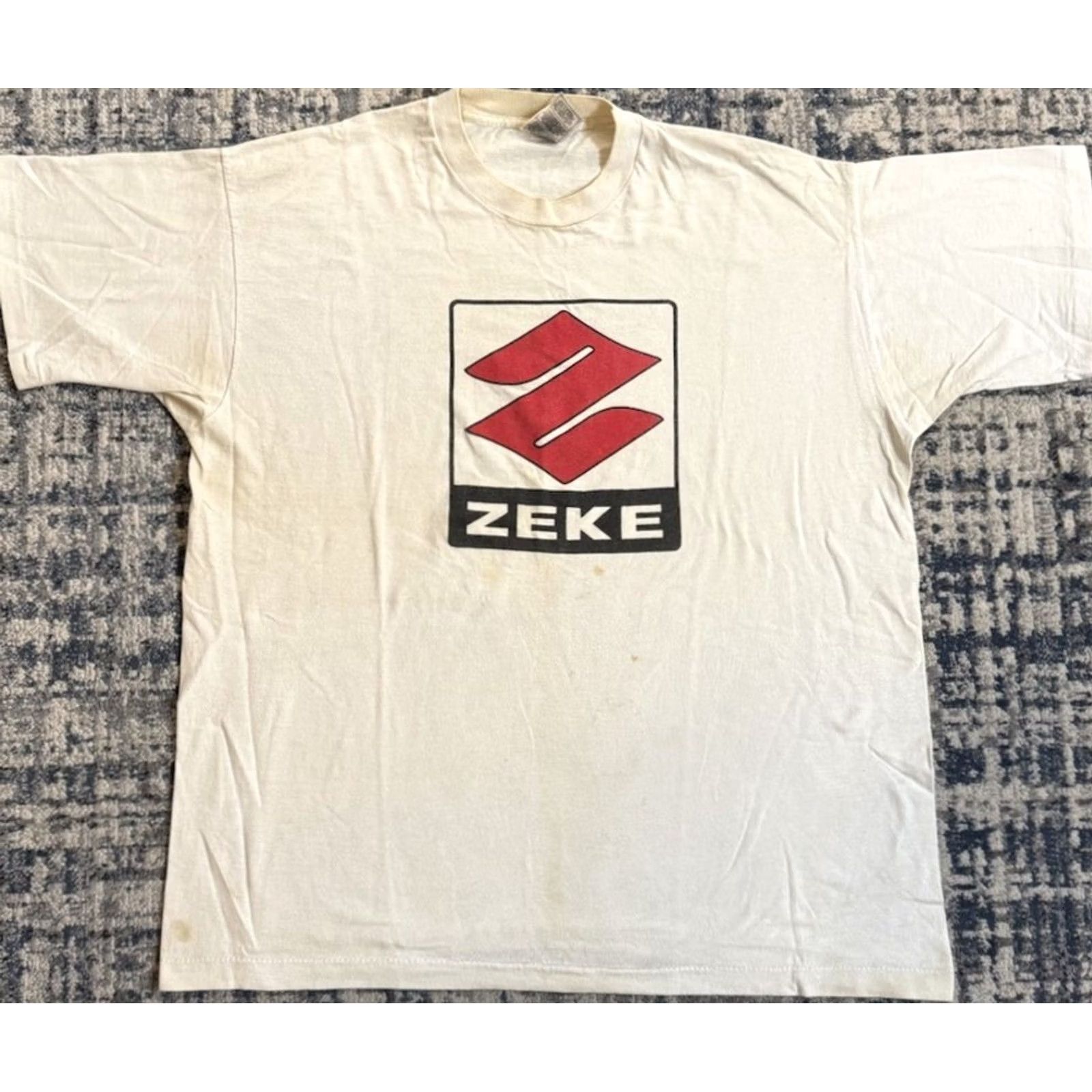 Fruit Of The Loom VINTAGE Zeke Suzuki T Shirt XL White 1996 Flat Tracker Hardcore Turbonegro Dwarves 90s Band Music Punk Rock Seattle Mens Size US XL / EU 56 / 4 - 2 Thumbnail