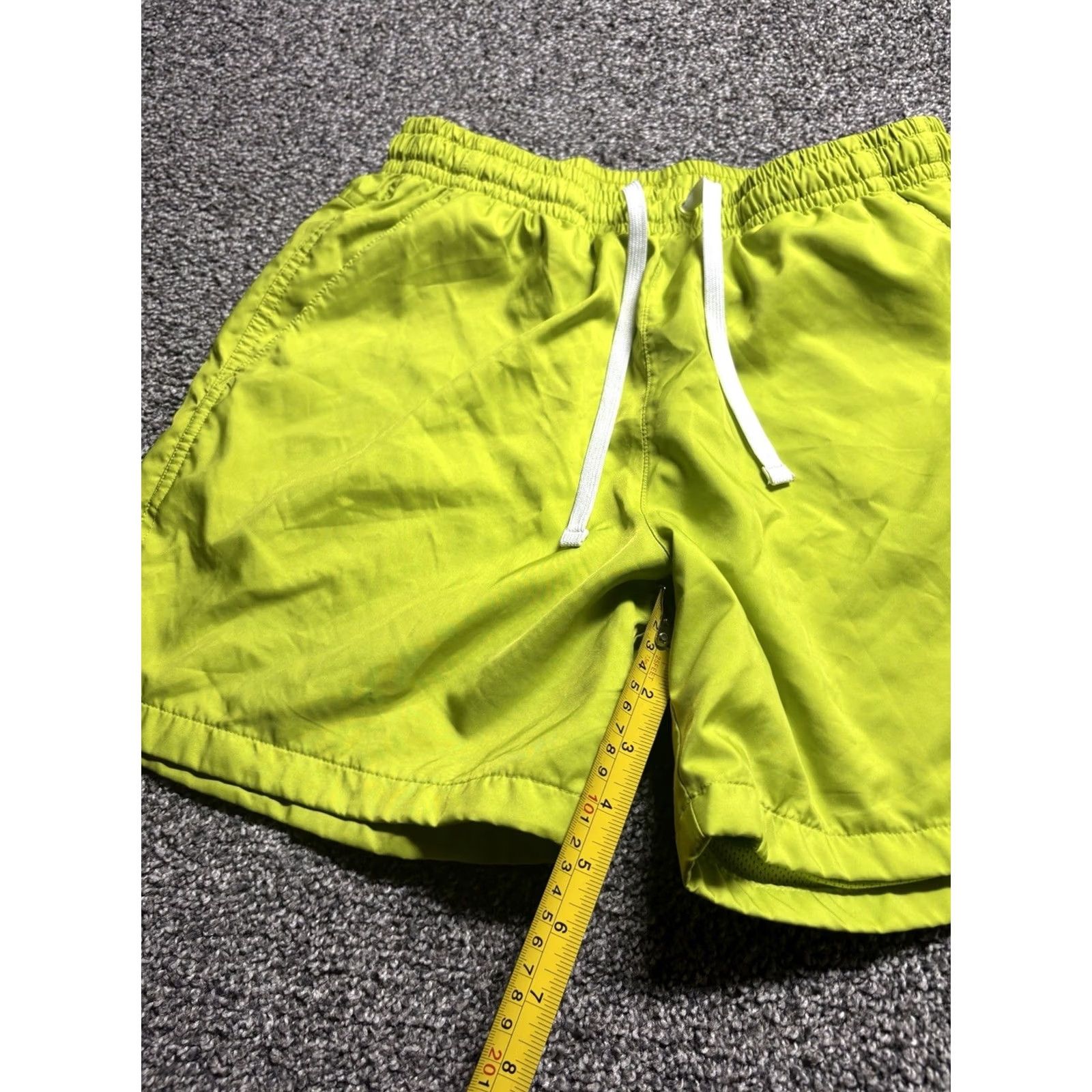 Nike Nike Woven Flow Shorts Mens Large Neon Green 5" AR2382 Athletic Pockets Drawstring Back Pocket Size US 33 - 6 Thumbnail