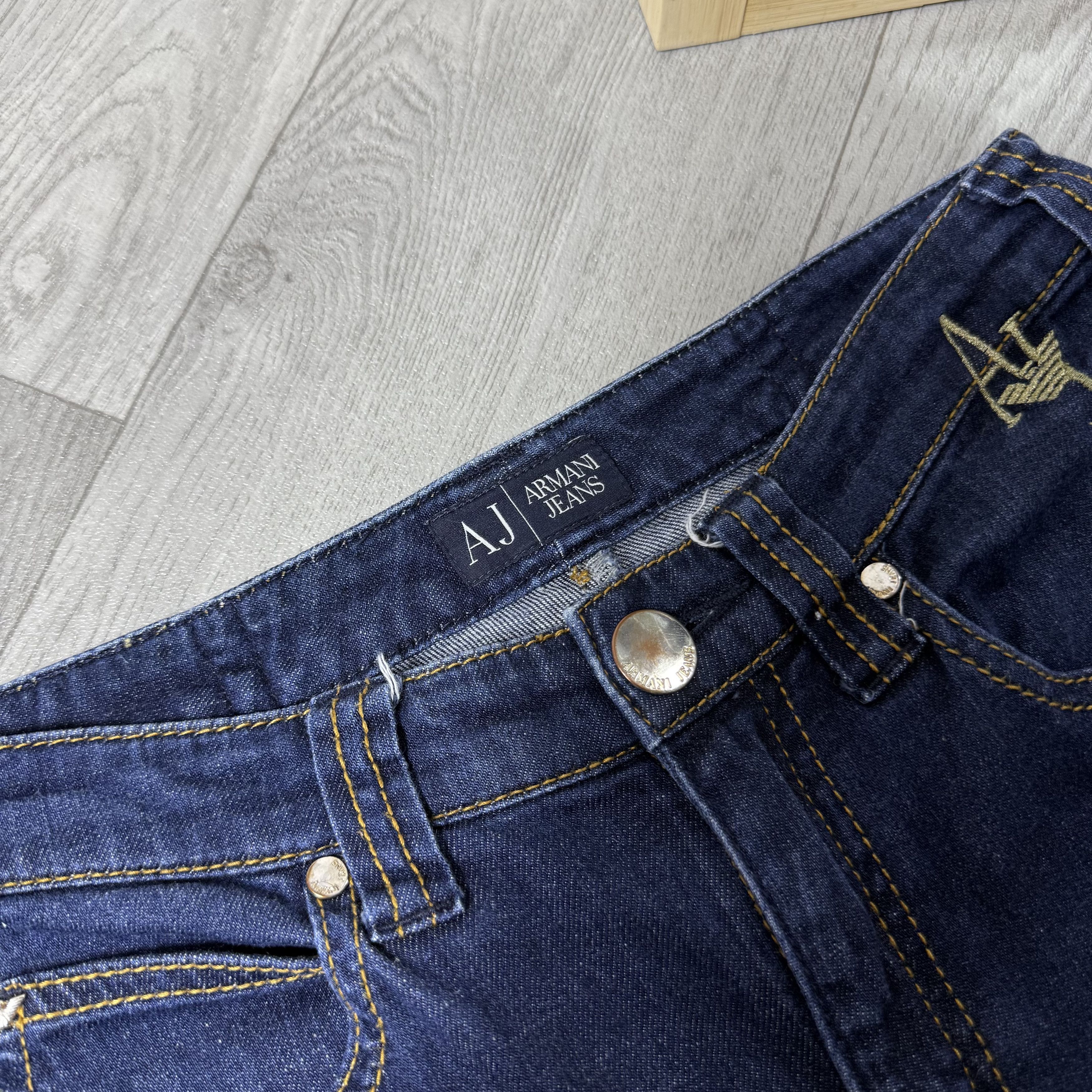 Armani Vintage Armani Jeans Indigo Blue Slim Fit Womens Jeans Pants Size 26" / US 2 / IT 38 - 16 Thumbnail