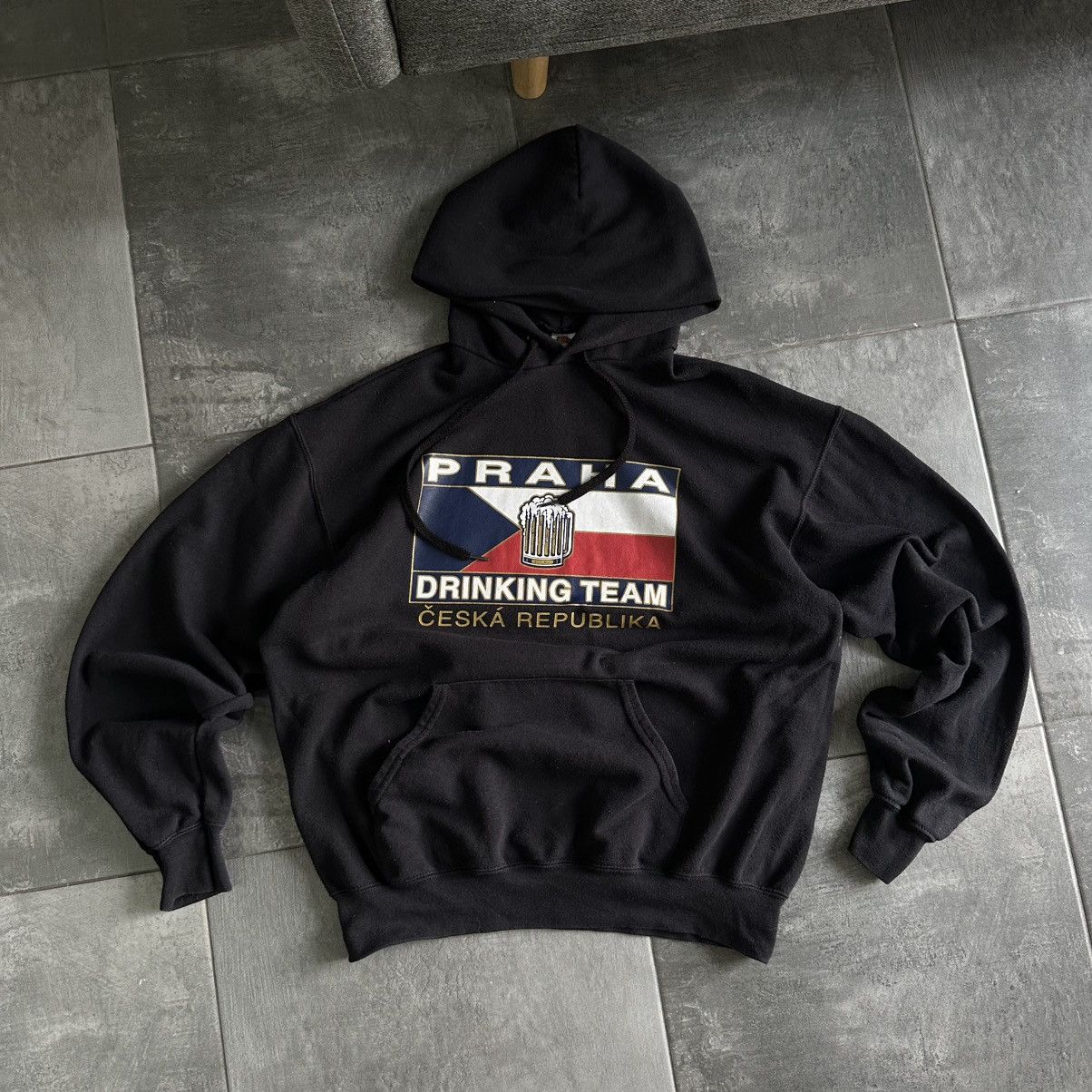 Vintage Vintage Adult”Praha Drinking Team” Hoodie Joke Humor Y2K Size US L / EU 52-54 / 3 - 1 Thumbnail
