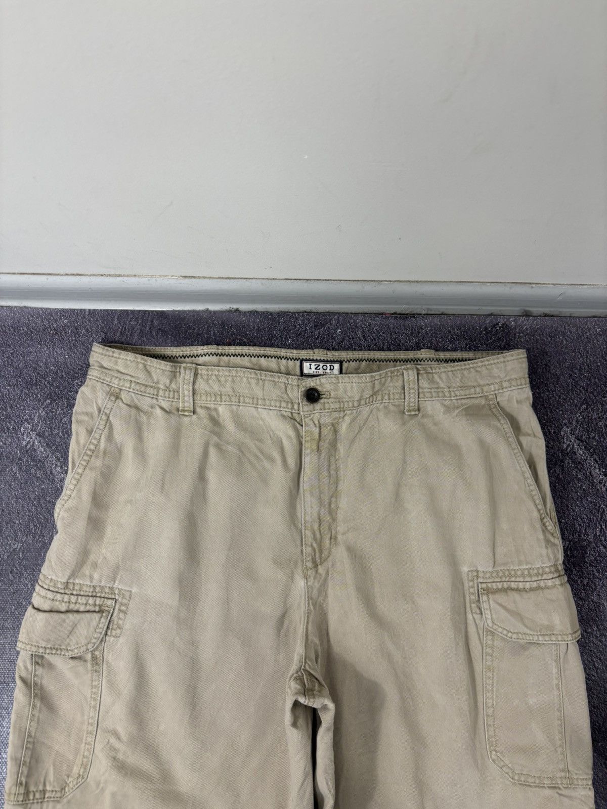 Izod Vintage IZOD Military Style Wide-Leg Y2K Hype Cargo Shorts Size US 38 / EU 54 - 7 Thumbnail