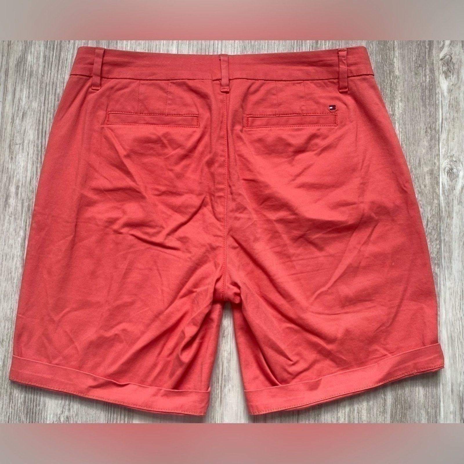 Tommy Hilfiger Tommy Hilfiger | Salmon Bermuda Chino Preppy Shorts | 6 Size 28" / US 6 / IT 42 - 2 Thumbnail