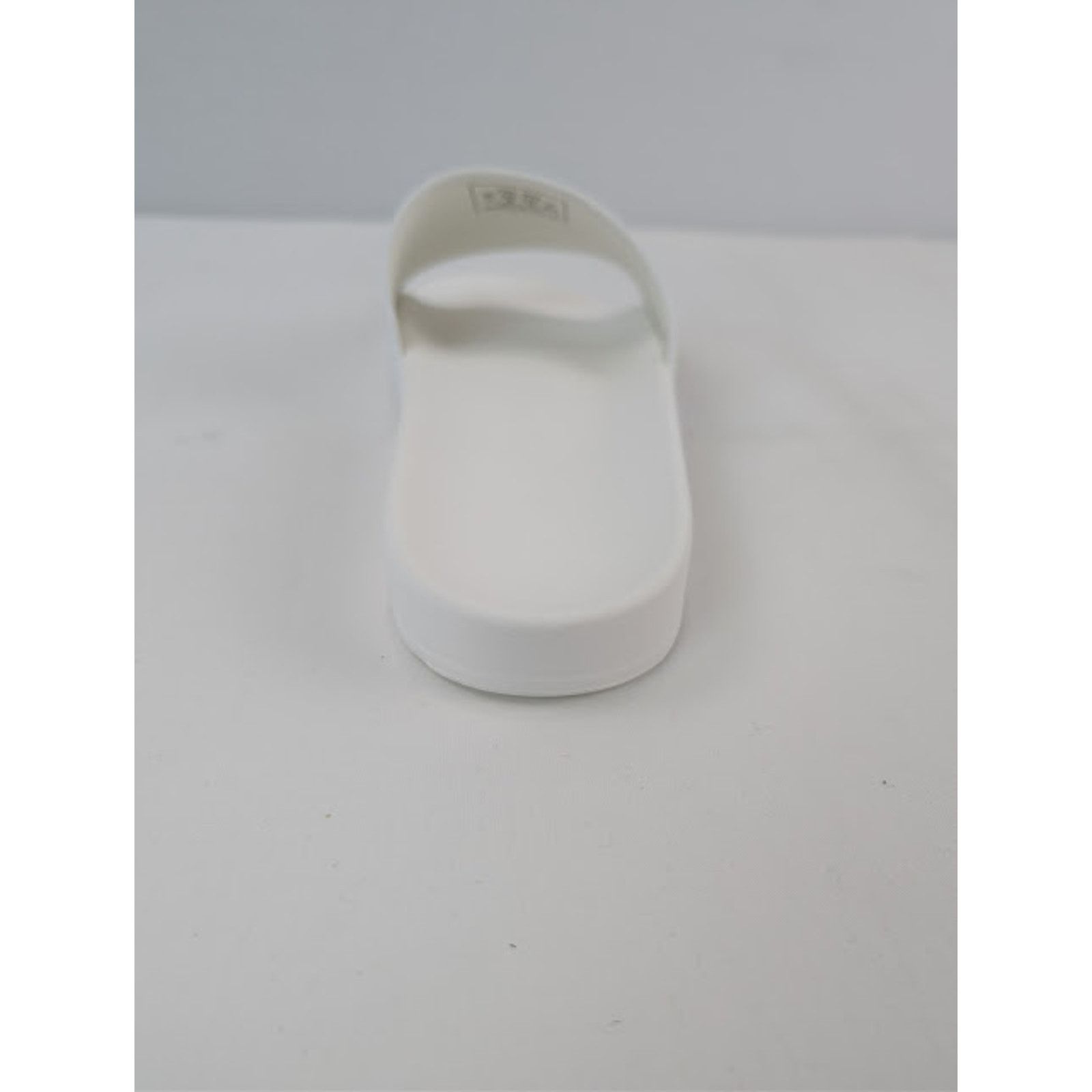 Balenciaga o1rshd1 Q:2 / Rubber Logo Pool Slide Sandals White / Black Size US 14 / EU 47 - 16 Thumbnail