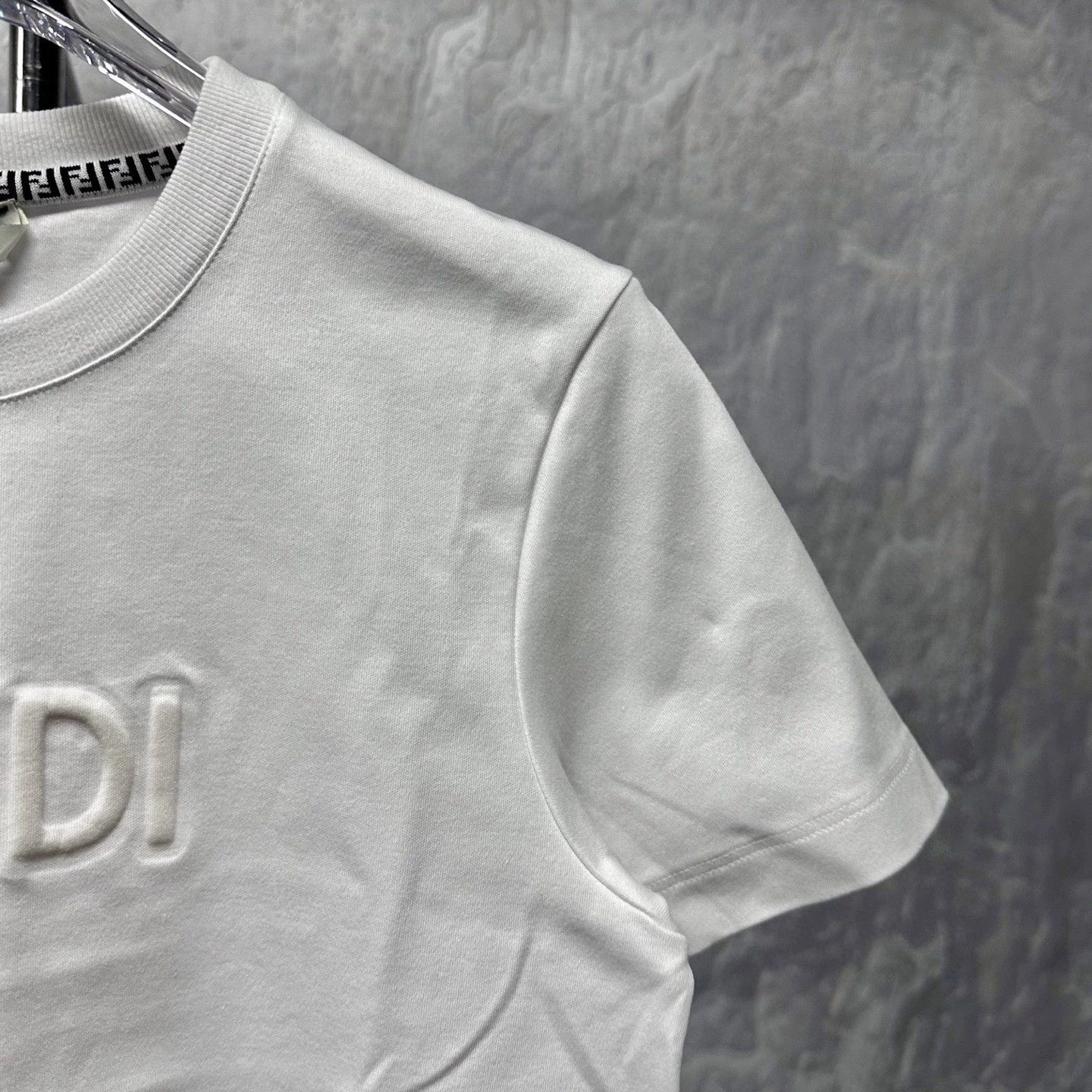 Fendi white fendi embossed logo short sleeve shirt Size US XS / EU 42 / 0 - 4 Thumbnail