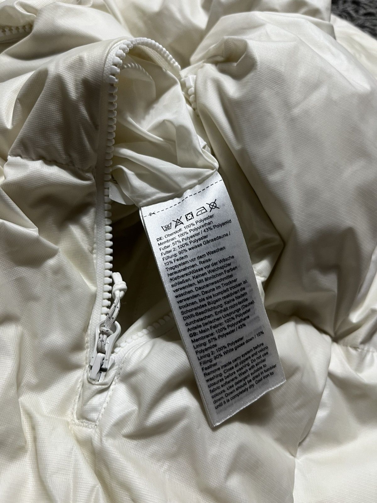 Mammut MAMMUT EXTREME THE IN JACKET Glow-In-The-Dark White L SIZE Size US L / EU 52-54 / 3 - 7 Thumbnail