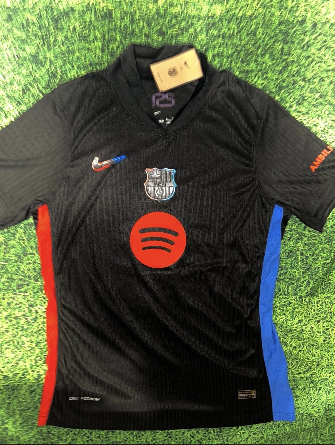 Nike FC Barcelona Jeaey Size US L / EU 52-54 / 3 - 4 Thumbnail