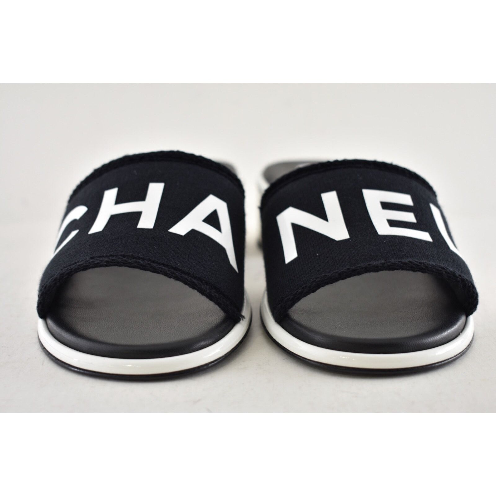 Chanel Chanel 24C Black White CHA NEL Letter Logo Mule Slide Size US 11 / IT 41 - 7 Thumbnail