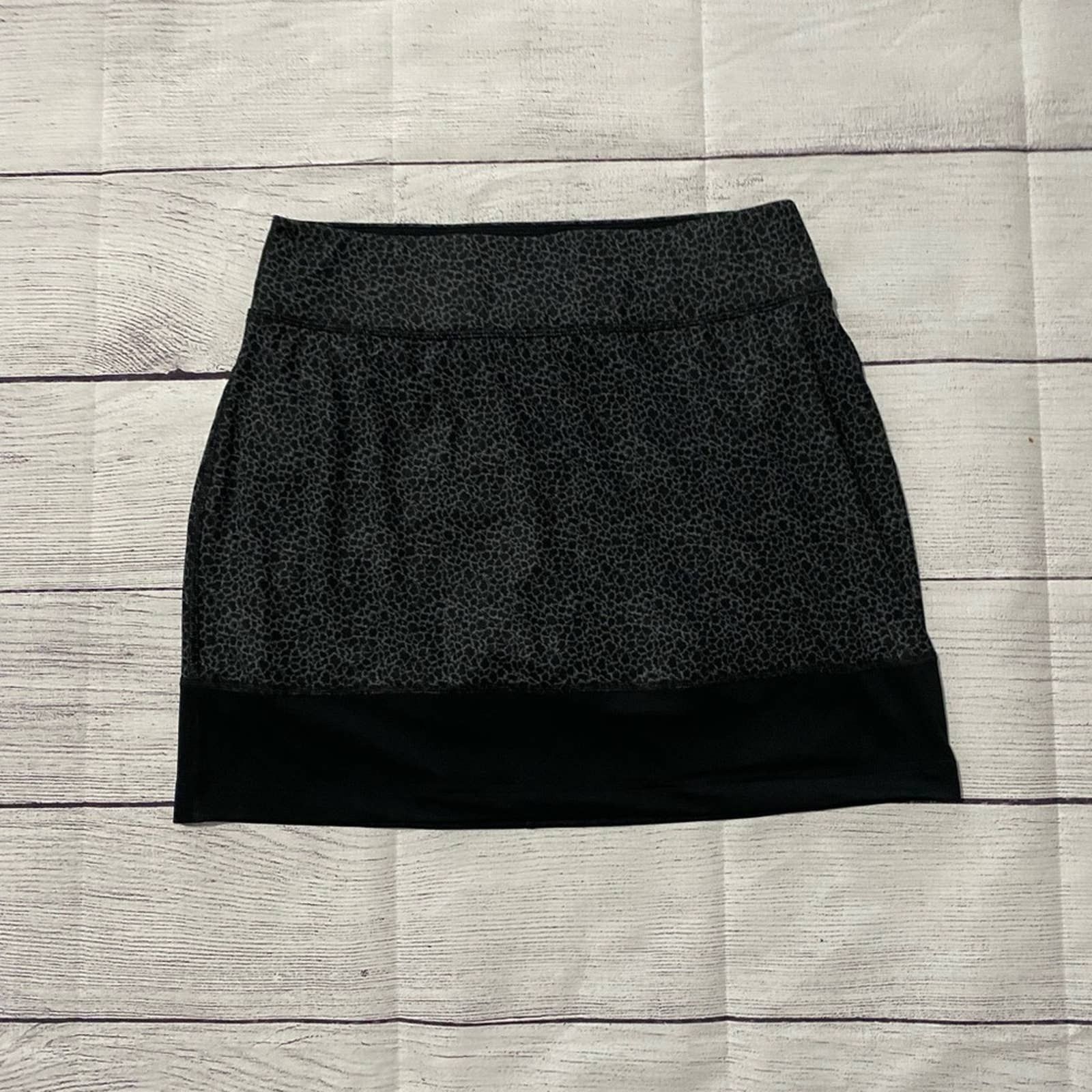 Columbia Columbia skirt with shorts attached Size 30" / US 8 / IT 44 - 1 Thumbnail