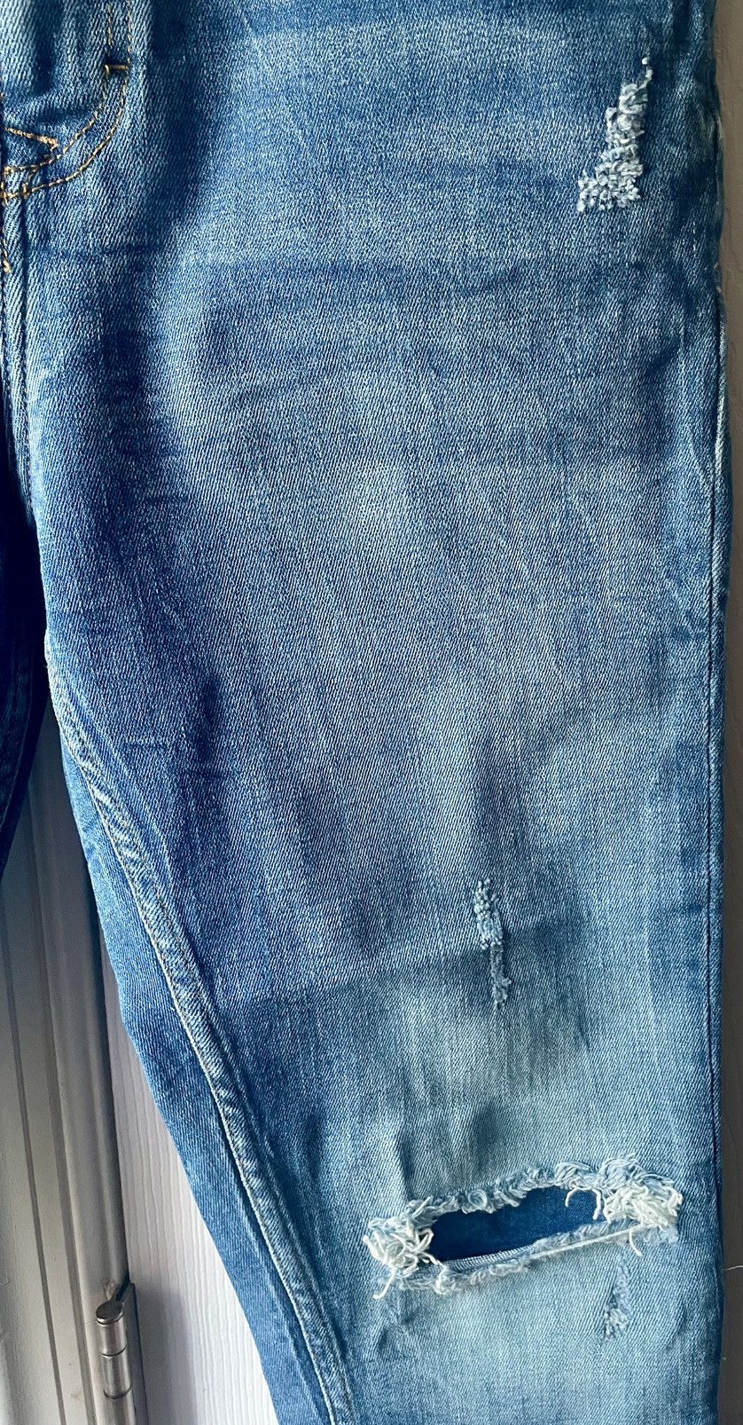 Zara Zara Distressed Denim Jeans Light Wash Slim Fit Size 32 Size US 32 / EU 48 - 4 Thumbnail