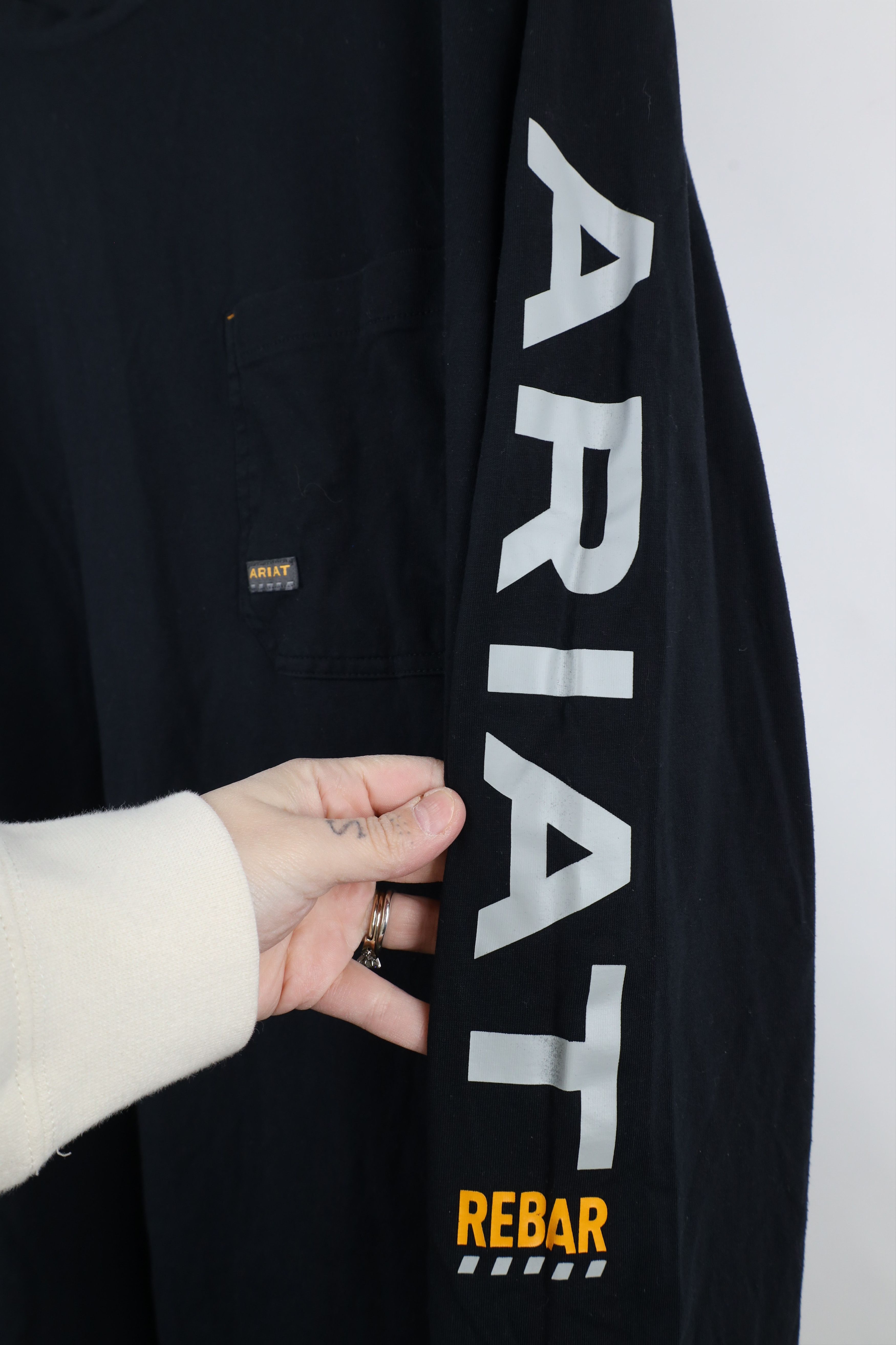 Ariat × Vintage Ariat Rebar Spell Workwear Long Sleeve Pocket T-Shirt Black Size US XL / EU 56 / 4 - 4 Thumbnail