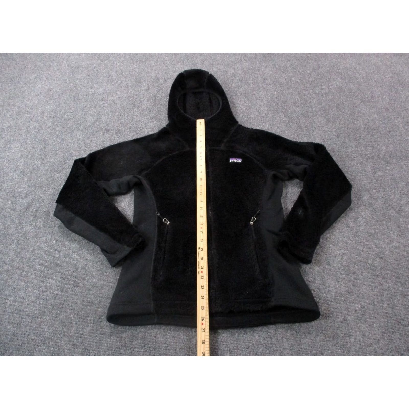 Patagonia Patagonia Jacket Womens M Black Fuzzy Fleece Regulator Hi Loft Hoody 25706 Size M / US 6-8 / IT 42-44 - 3 Thumbnail