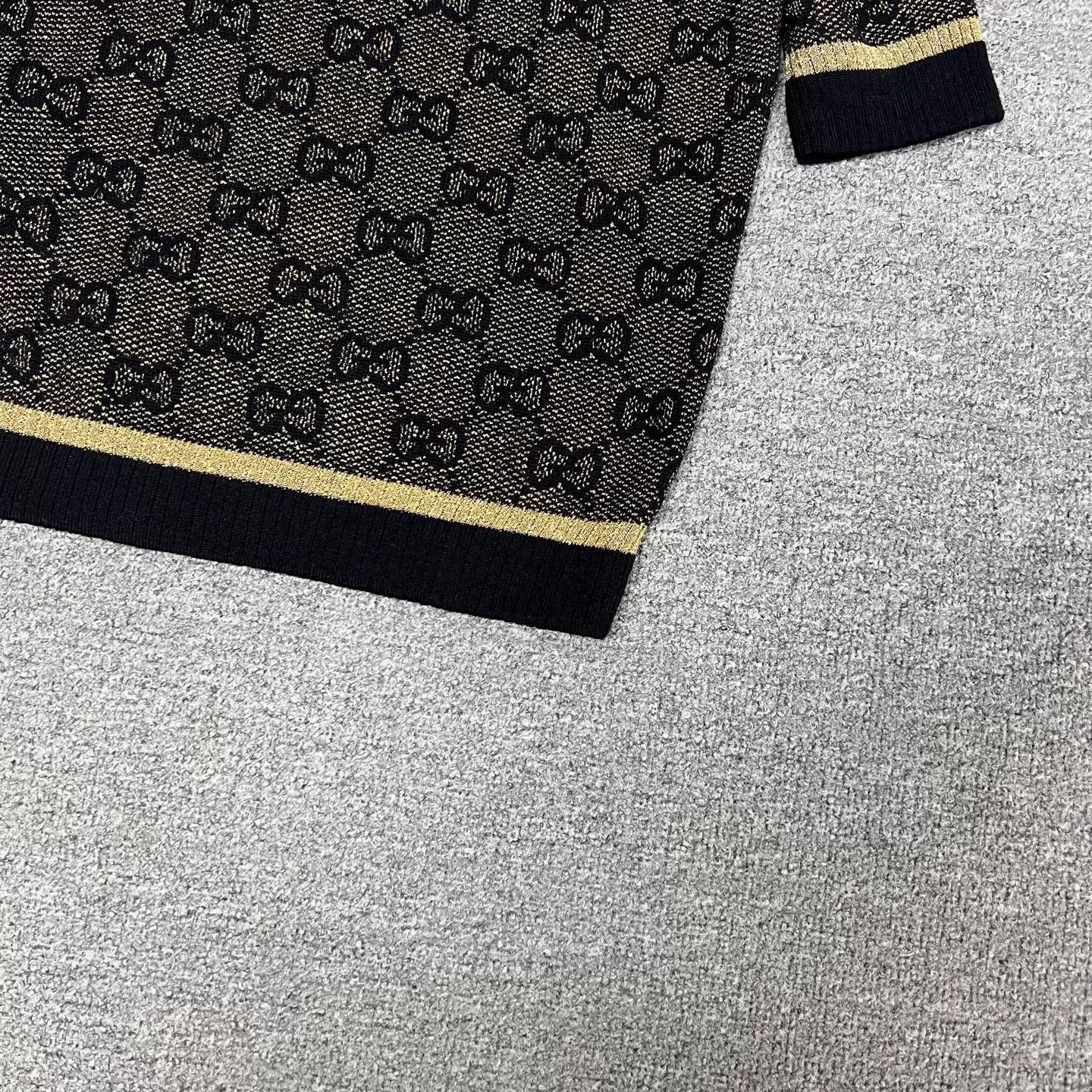 Gucci Gucci Black & Gold GG Supreme Knit Short Sleeve XS NWT Size XS / US 0-2 / IT 36-38 - 4 Thumbnail