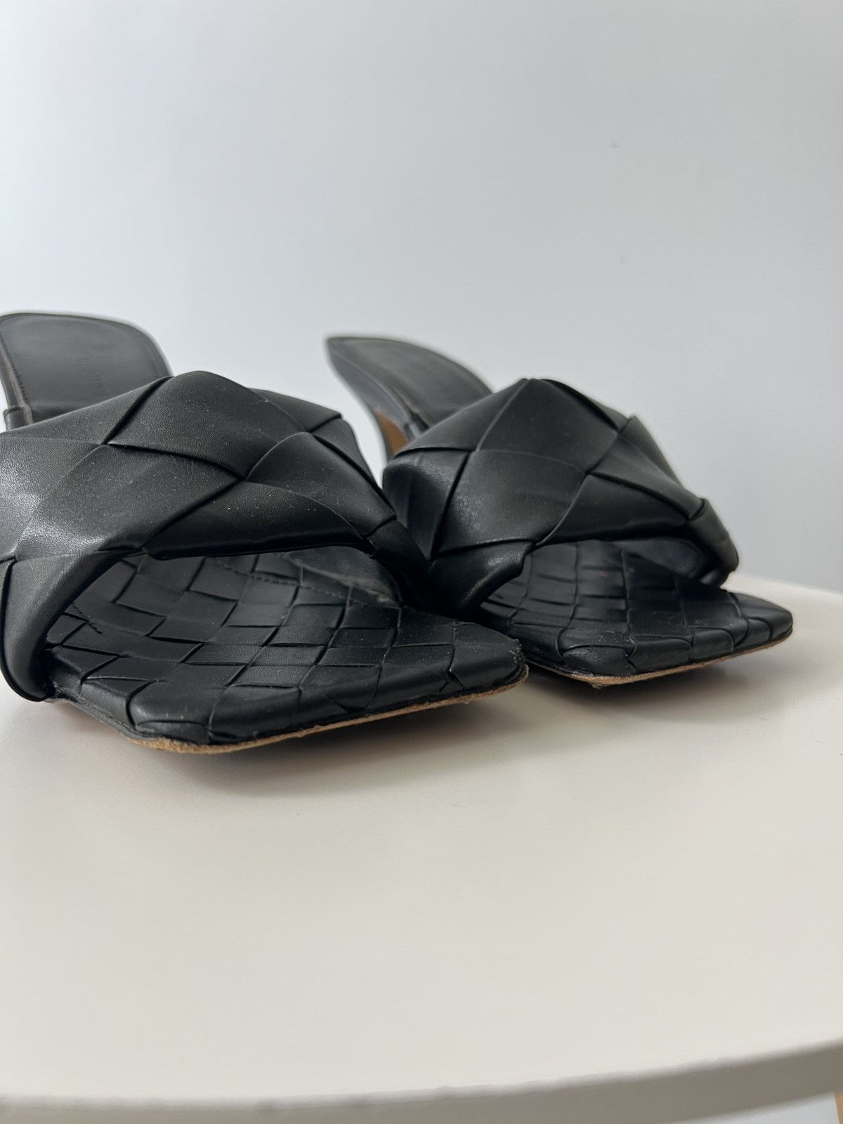 Bottega Veneta Bottega Veneta Lido Mules Black Size 7/37 Size US 7 / IT 37 - 16 Thumbnail