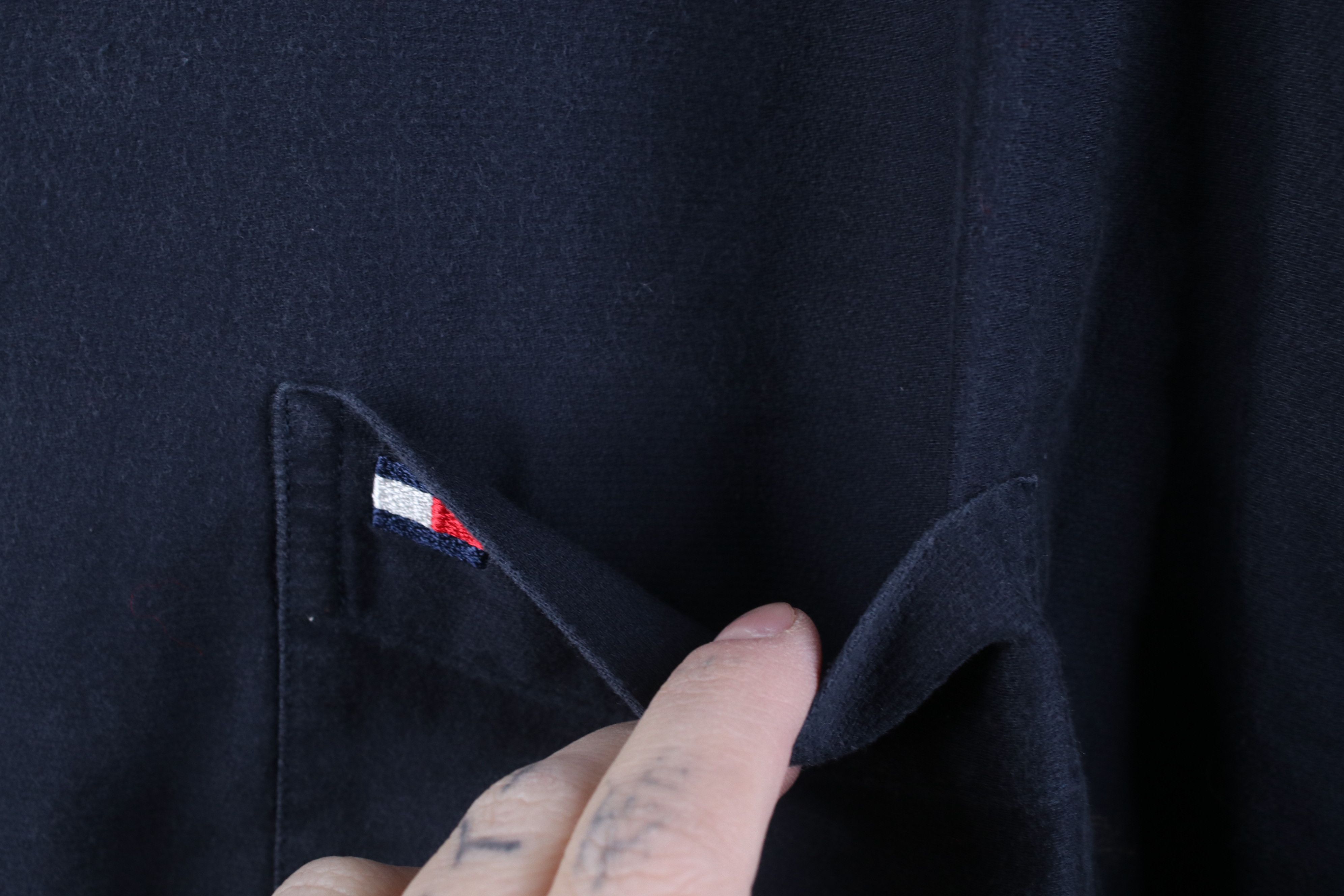 Tommy Hilfiger Vintage 90s Tommy Hilfiger Looped Collar Button Shirt Size US XL / EU 56 / 4 - 6 Thumbnail