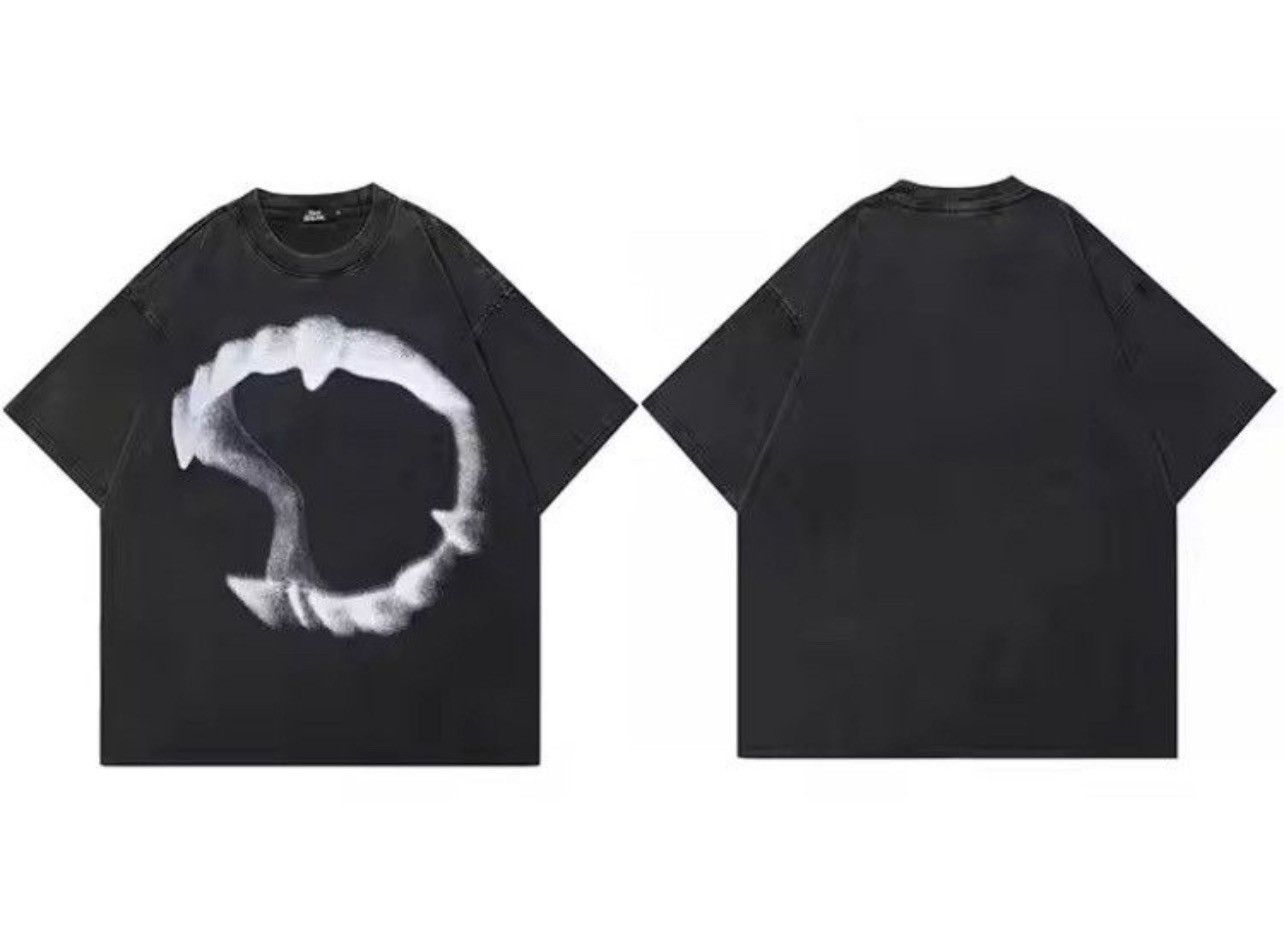 Japanese Brand Vampire Bites Design Graphic Tees Size US XL / EU 56 / 4 - 6 Thumbnail